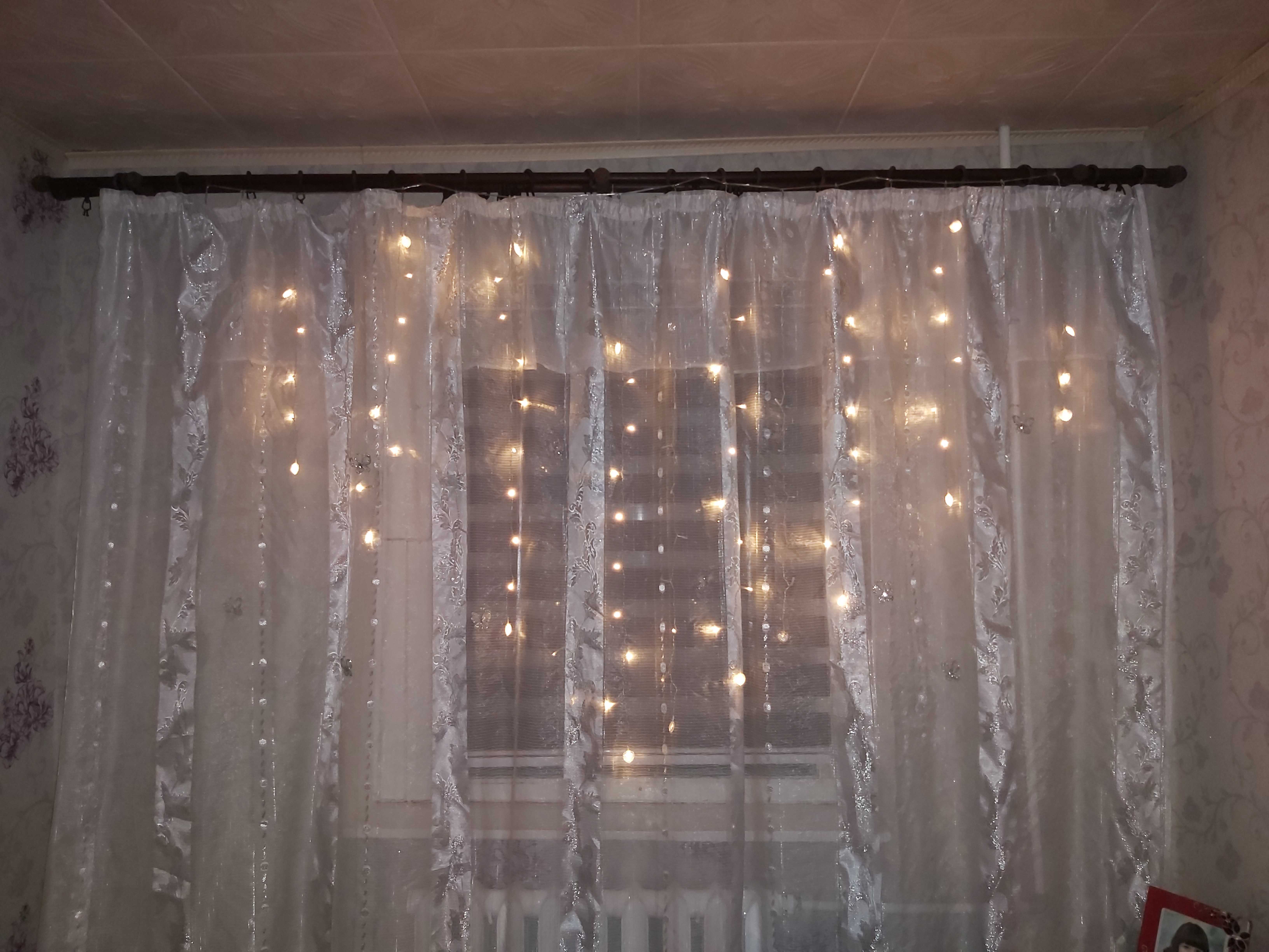 Фотография покупателя товара Гирлянда «Бахрома» 2 × 1.5 м с насадками «Сердце», IP20, прозрачная нить, 124 LED, свечение тёплое белое, 220 В - Фото 10