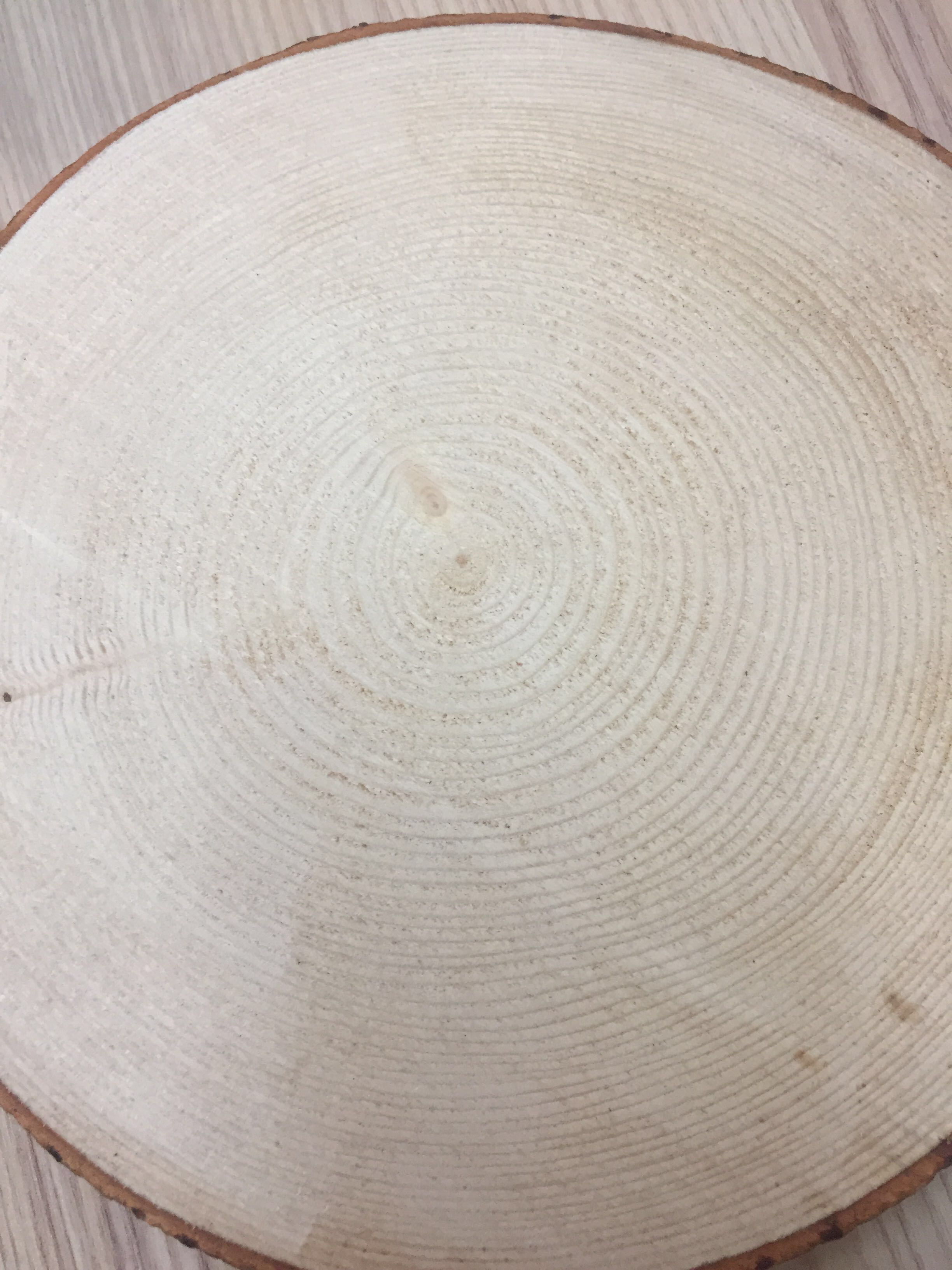 Фотография покупателя товара Спил ели, шлифованный с одной стороны, диаметр 19-22 см, толщина 2-3 см