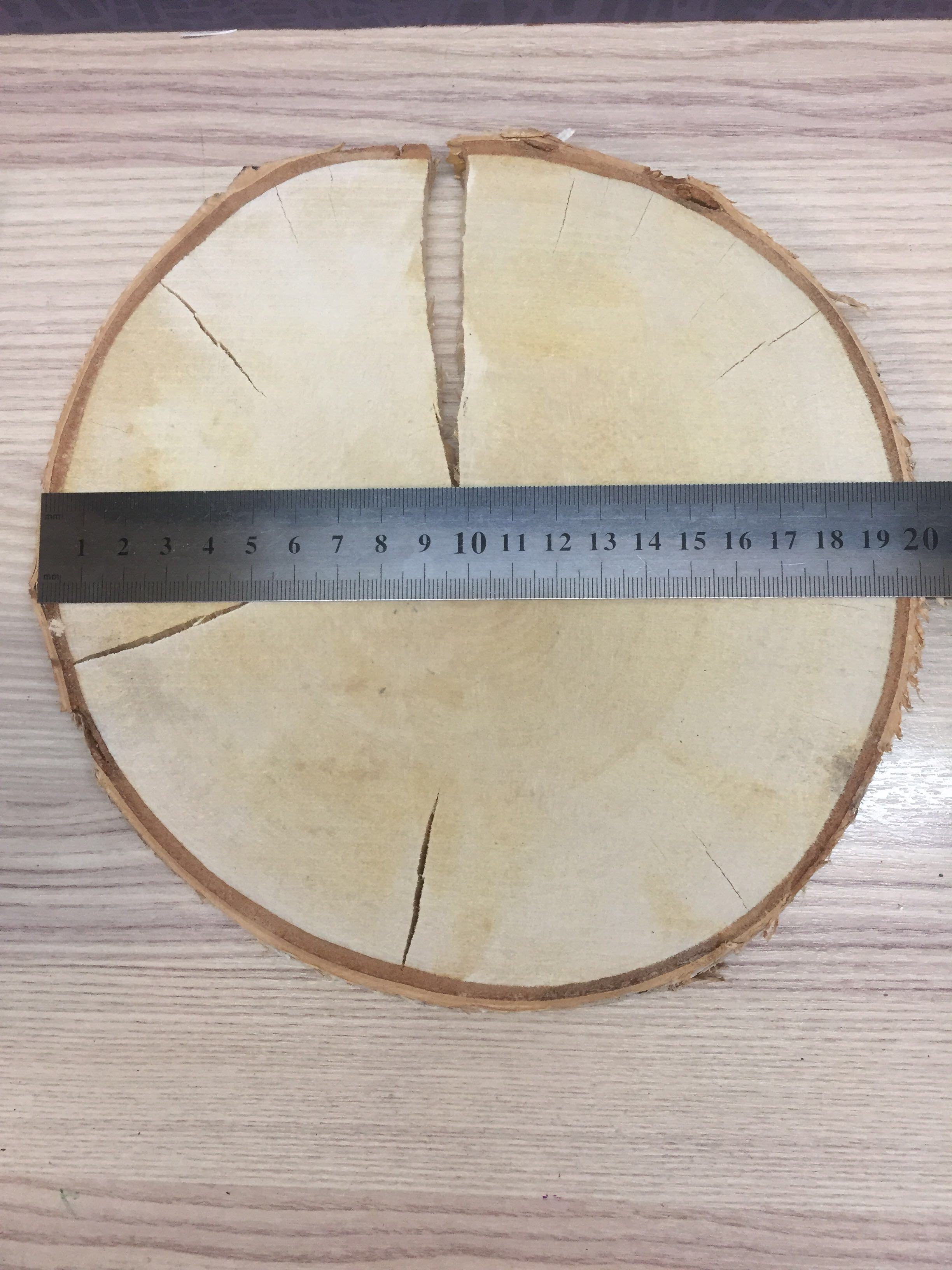 Фотография покупателя товара Спил березы, шлифованный с одной стороны, диаметр 20-25 см, толщина 1-3 см - Фото 2