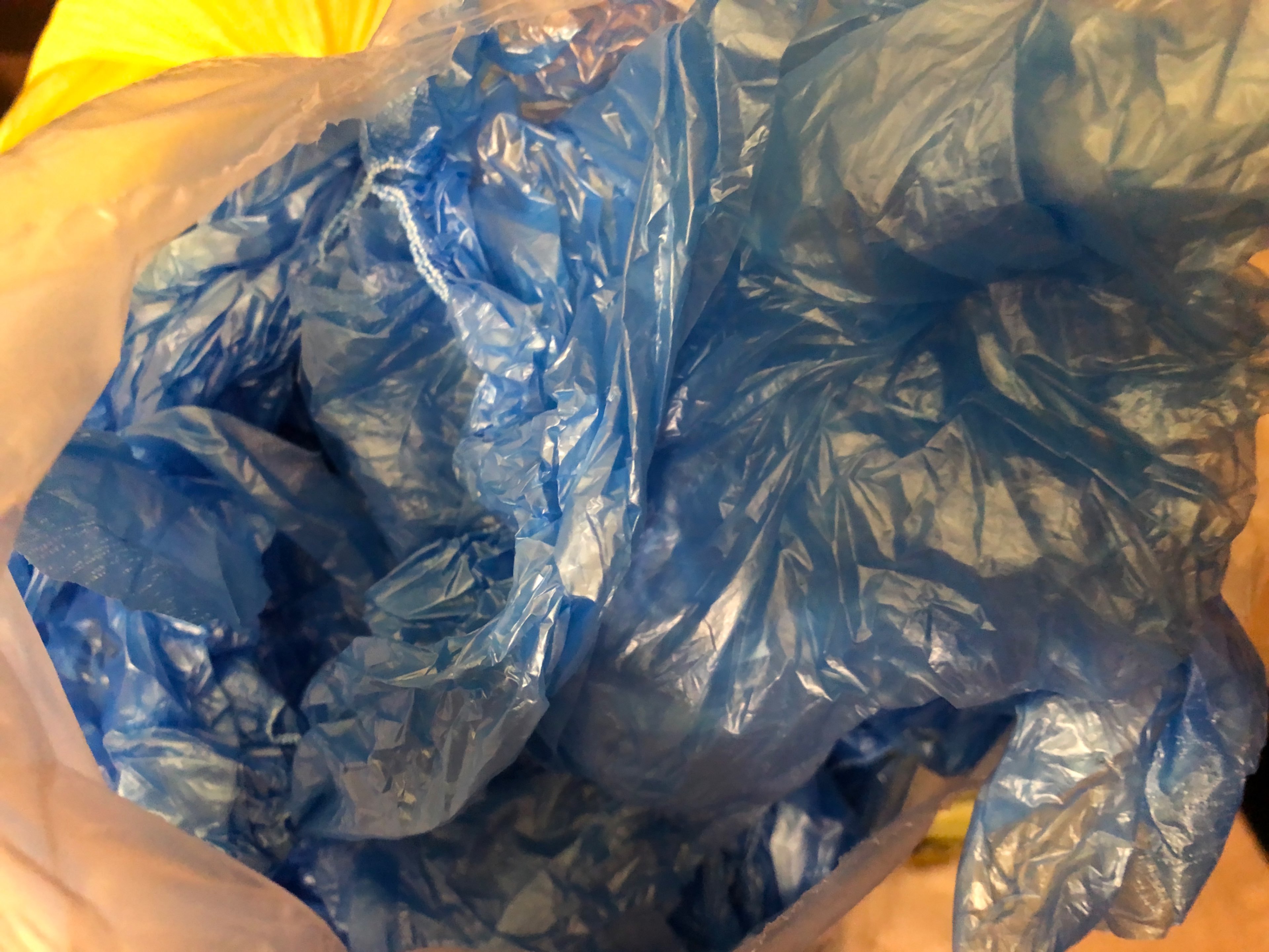 Фотография покупателя товара Бахилы медицинские синие, 100 пар в упаковке, 400 x 150 мм., 18 мкм., 2,6 г - Фото 2