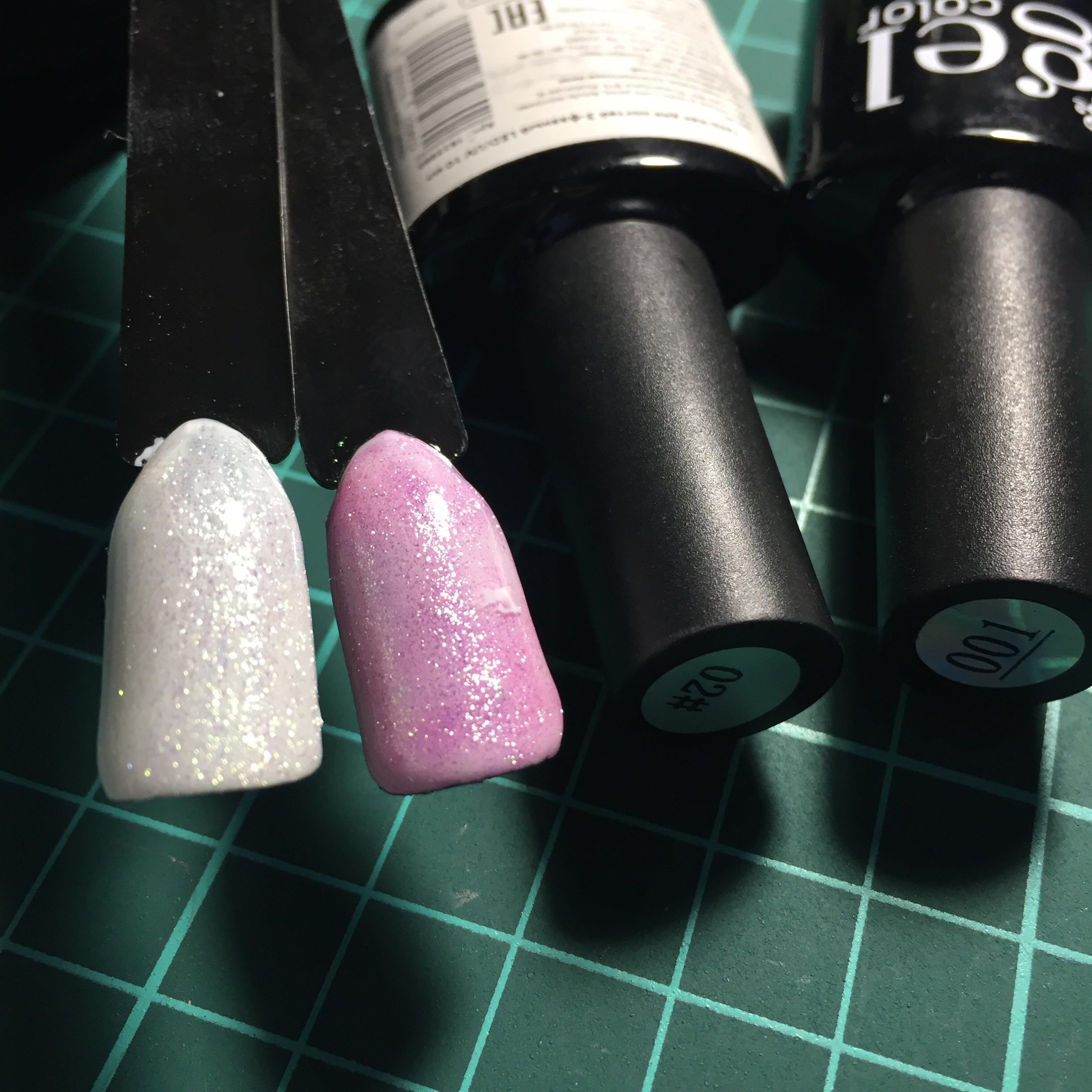 Фотография покупателя товара Гель-лак для ногтей "Горный хрусталь", трёхфазный LED/UV, 10мл, цвет 001 серебристый - Фото 30