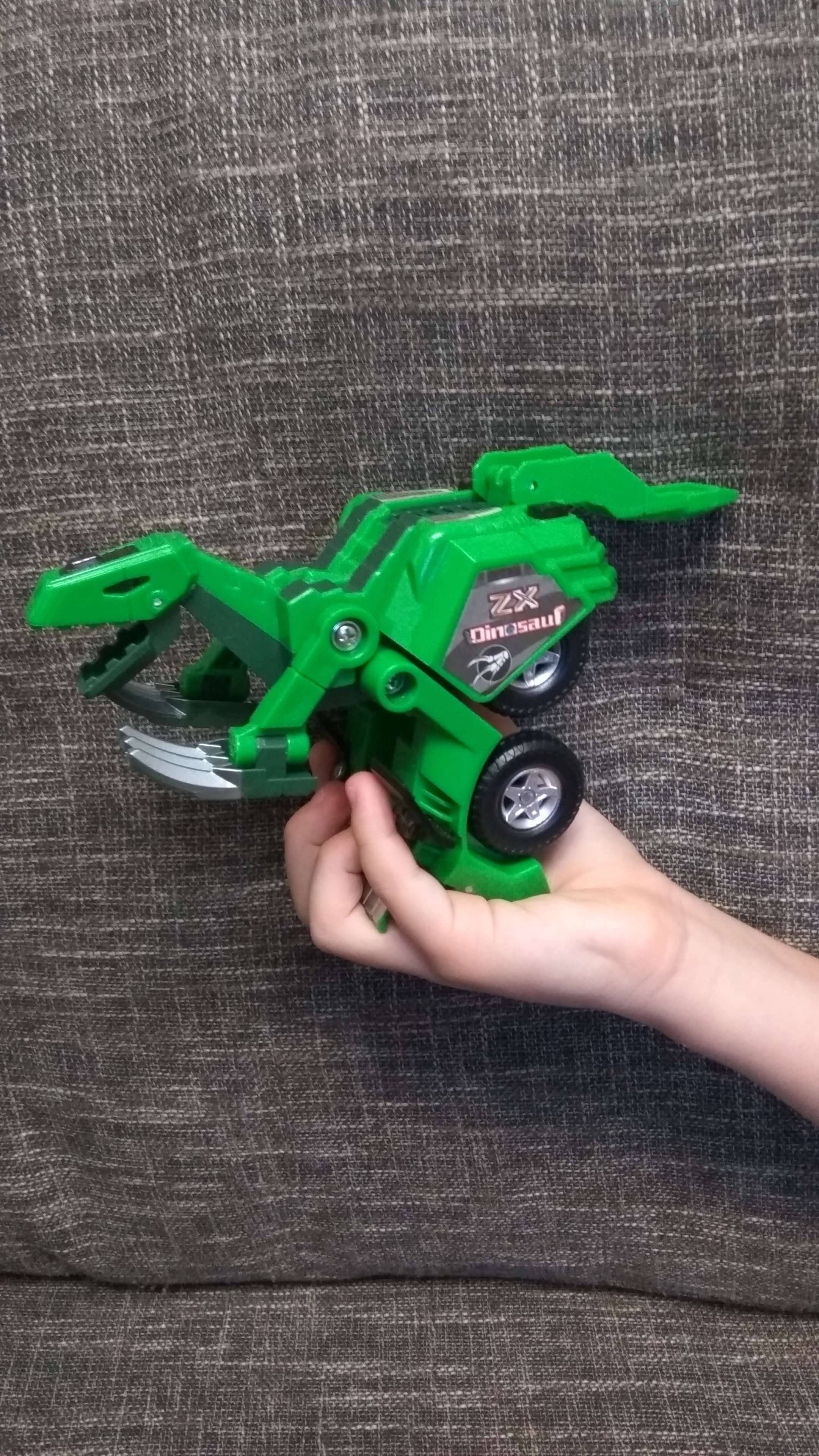 Фотография покупателя товара Робот с трансформацией «Динобот», световые и звуковые эффекты, цвета зелёный - Фото 9