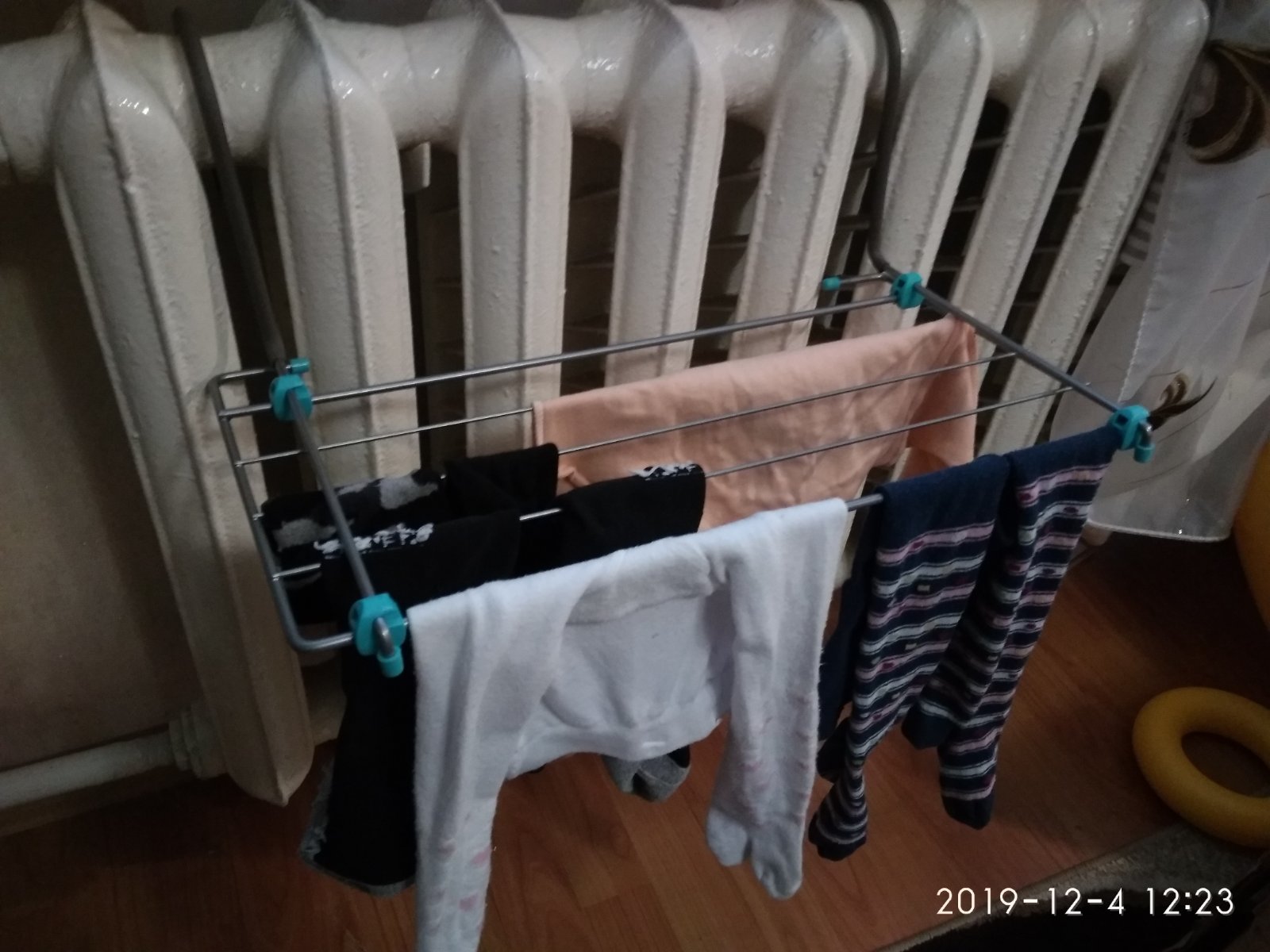 Фотография покупателя товара Сушилка для белья на радиатор, 45×23,5×18 см, цвет серый - Фото 5