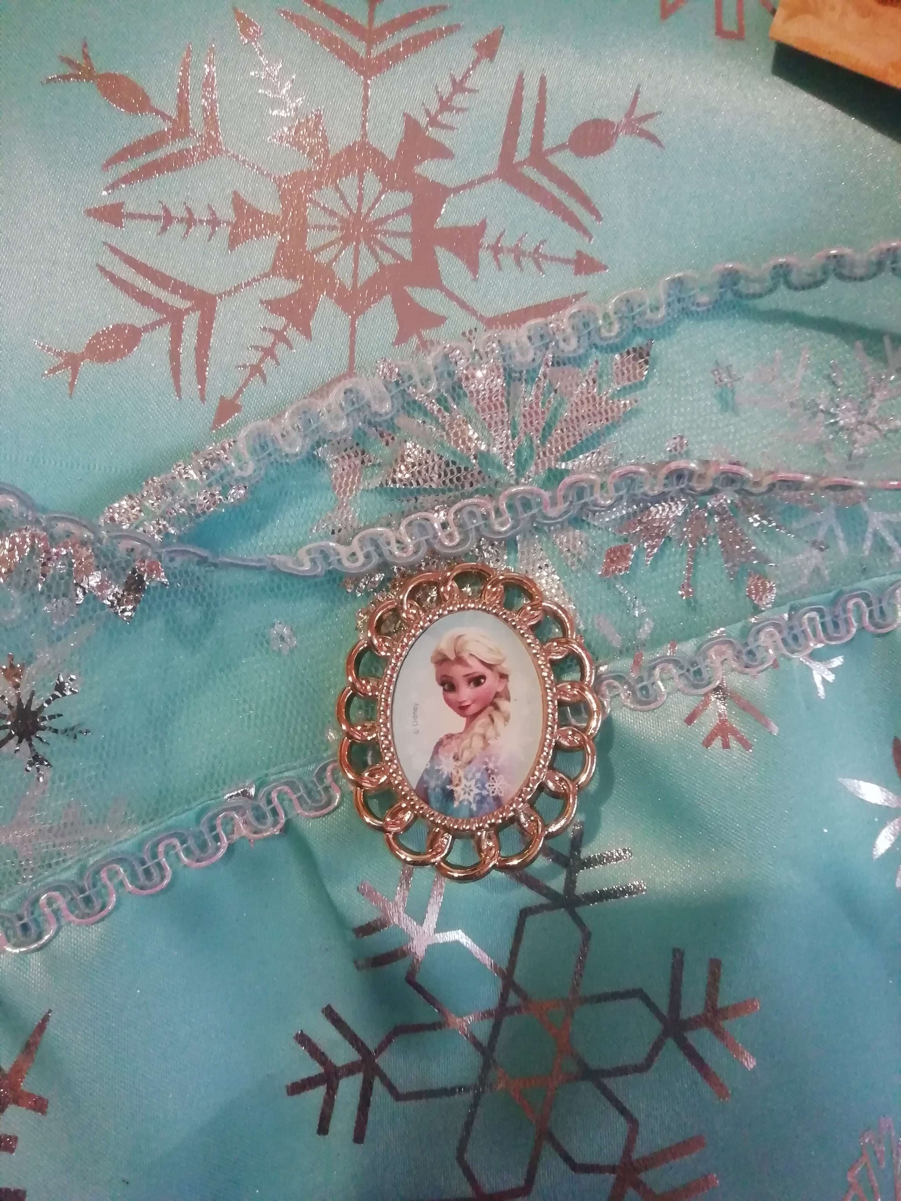 Фотография покупателя товара Карнавальный костюм «Эльза», сатин 2, платье, корона, р. 32, рост 122 см - Фото 5