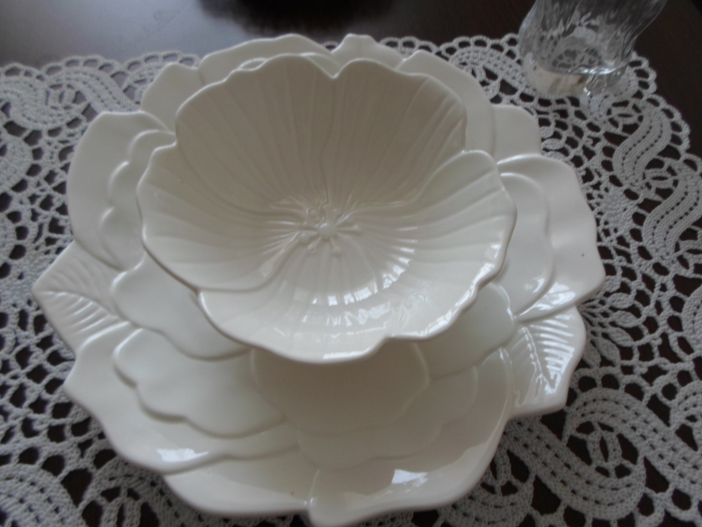 Фотография покупателя товара Тарелка керамическая пирожковая «Роза», d=15 см, цвет белый - Фото 4