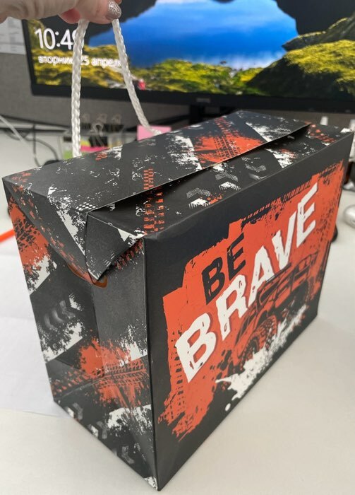 Фотография покупателя товара Пакет—коробка, подарочная упаковка, «Be brave», 23 х 18 х 11 см - Фото 1