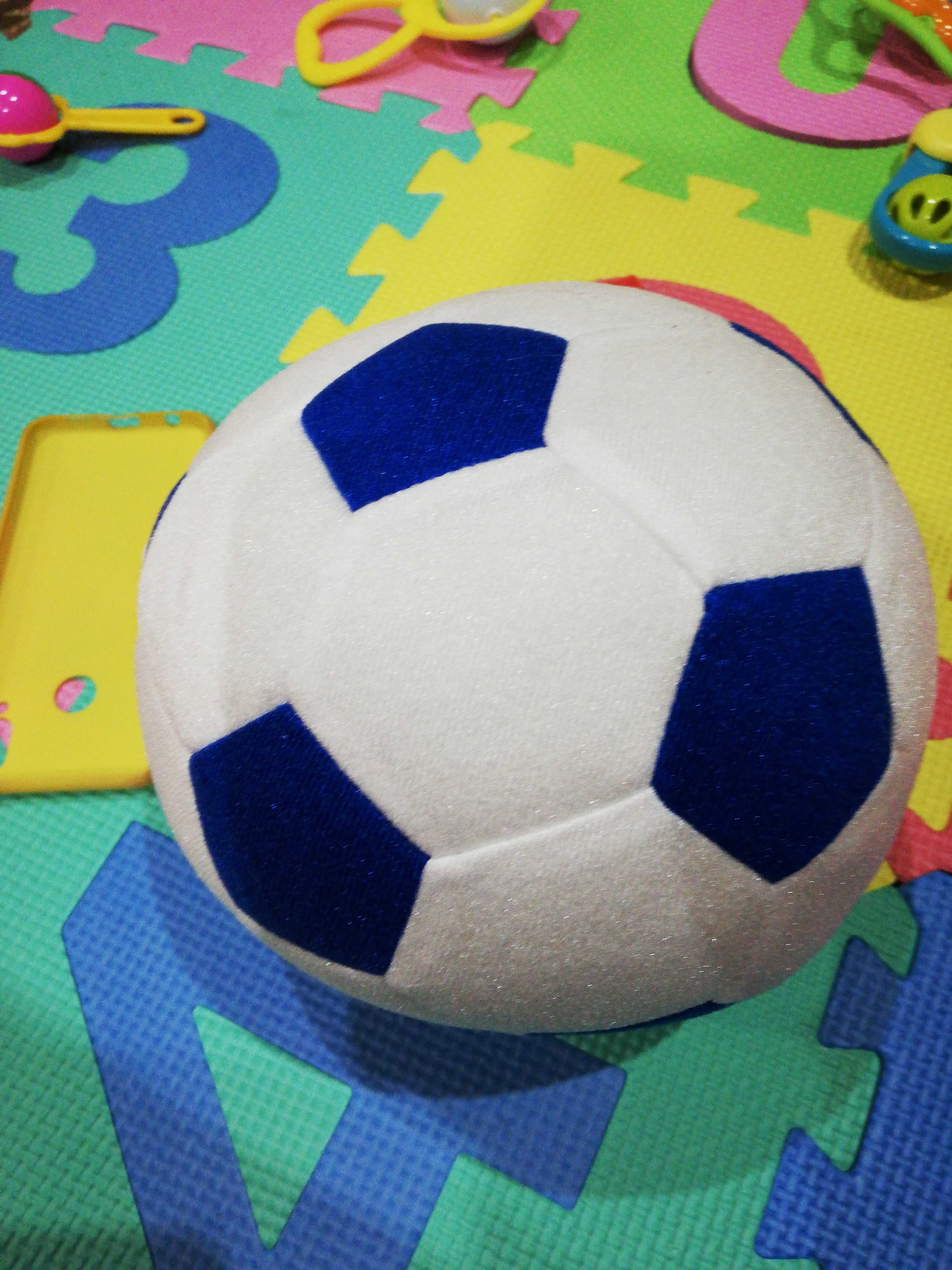 Фотография покупателя товара Развивающая игрушка "Мяч футбольный", цвета МИКС