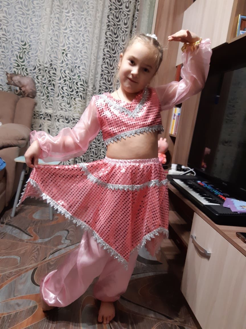 Фотография покупателя товара Карнавальный костюм "Ясмин", повязка, топ с рукавами, штаны, цвет розовый, р-р 34, рост 134 см