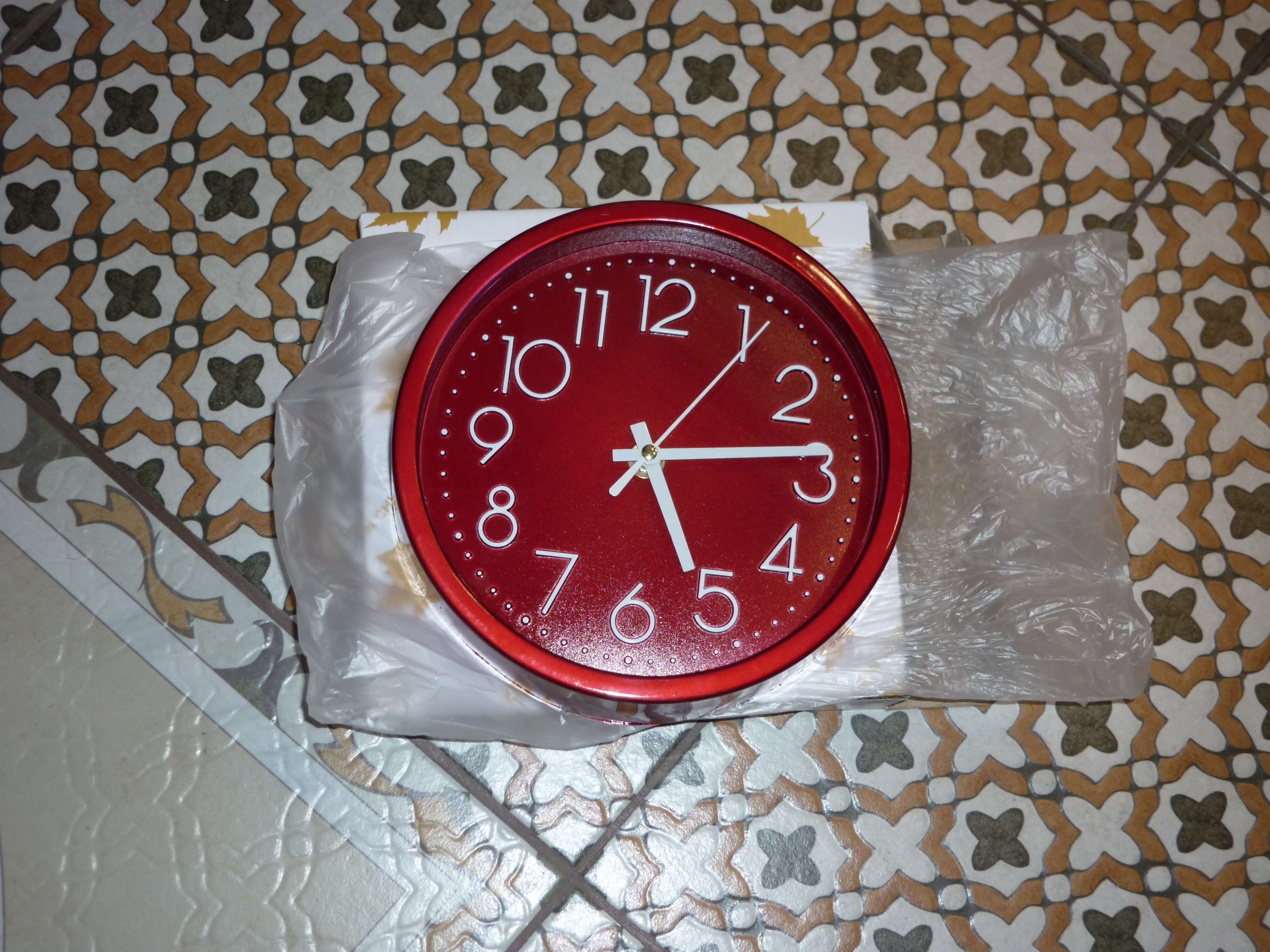 Фотография покупателя товара Часы настенные "Джойс", d-19 см, циферблат 17 см, дискретный ход - Фото 5