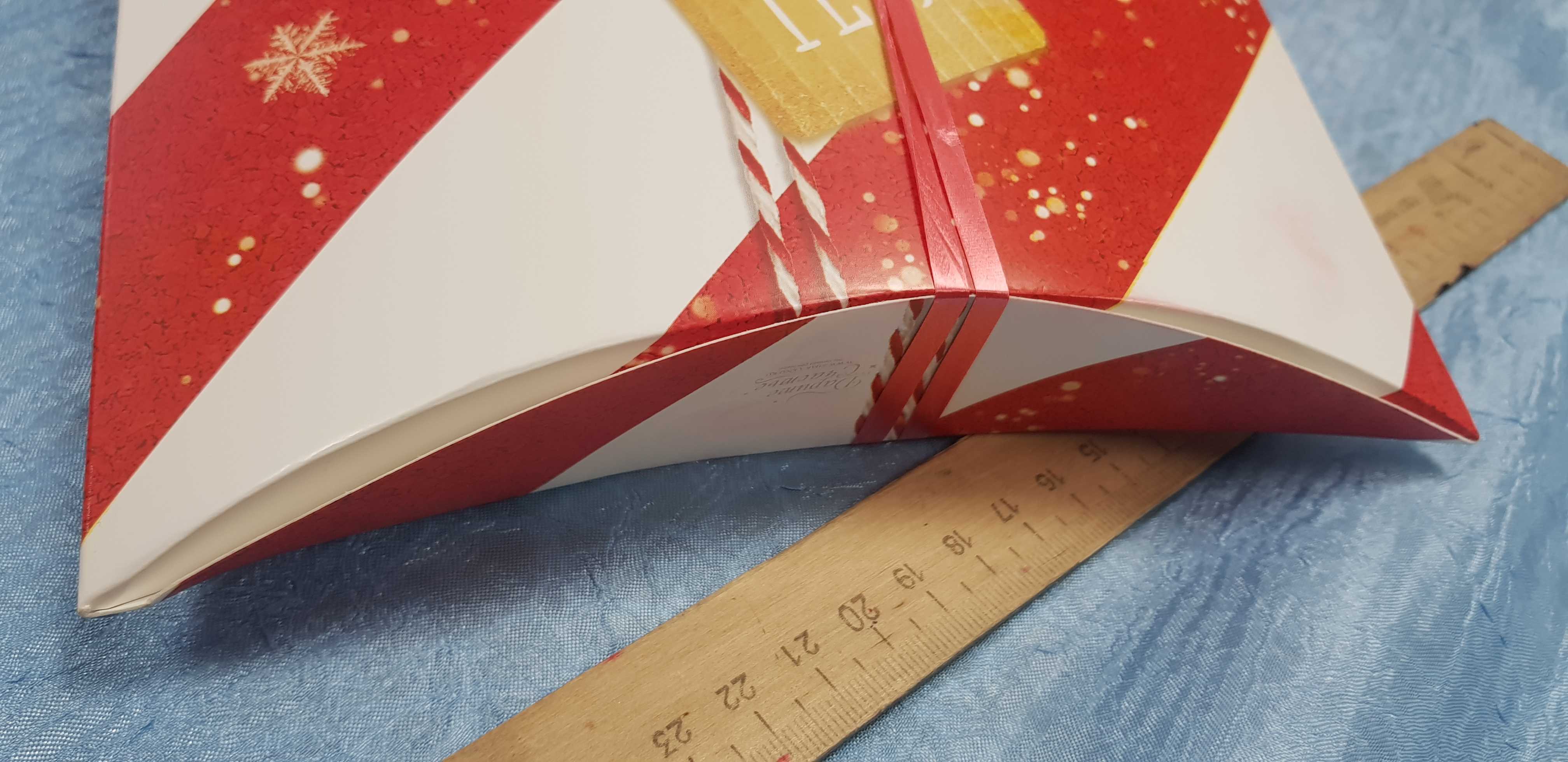 Фотография покупателя товара Коробка складная фигурная «Для тебя в Новый год», 26 × 19 × 4 см - Фото 2
