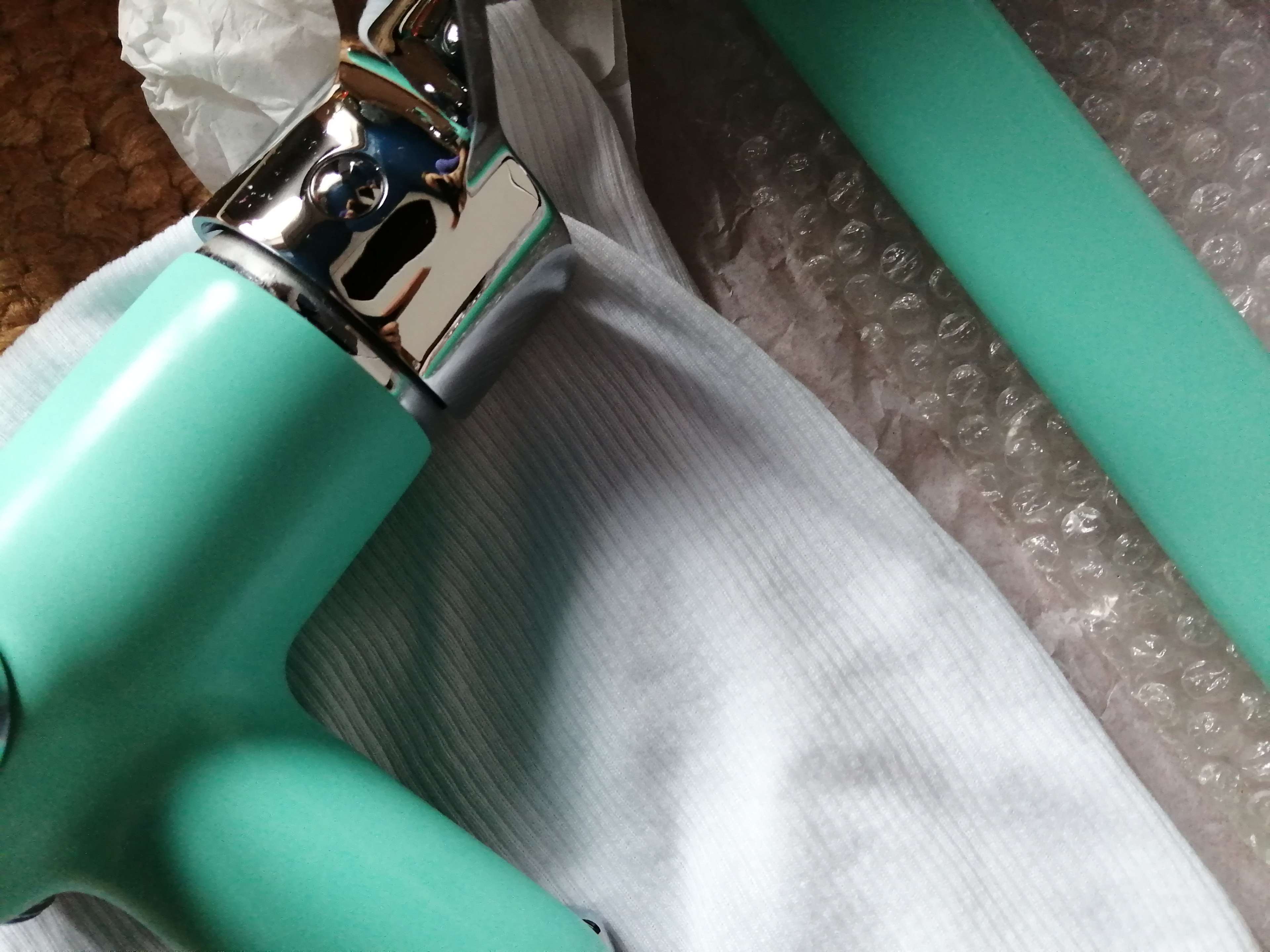 Фотография покупателя товара Cмеситель для ванны Accoona A7167M, с душевым набором, силумин, цвет бирюзовый - Фото 3