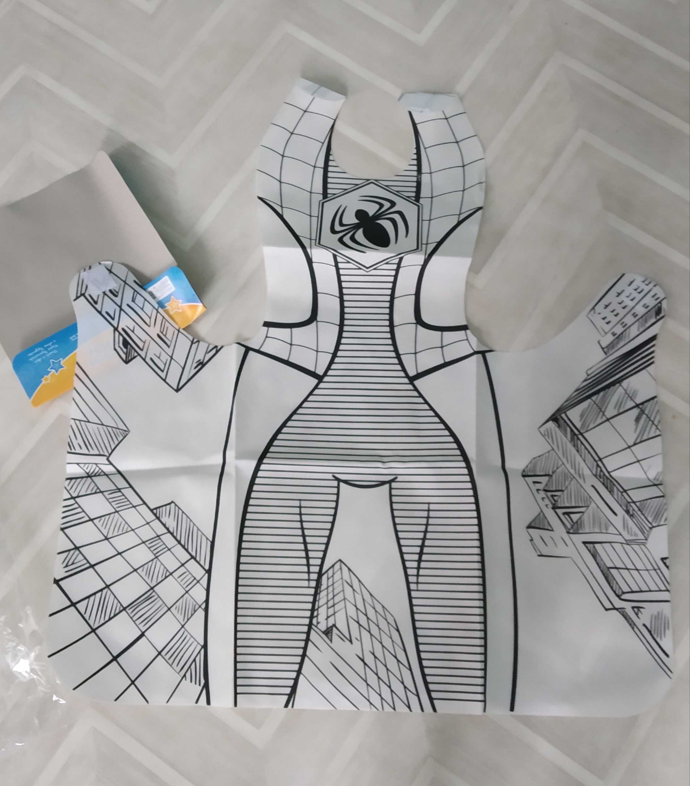 Фотография покупателя товара Карнавальный костюм, раскраска "Человек-паутинка", фартук + восковые карандаши 6 цв - Фото 1