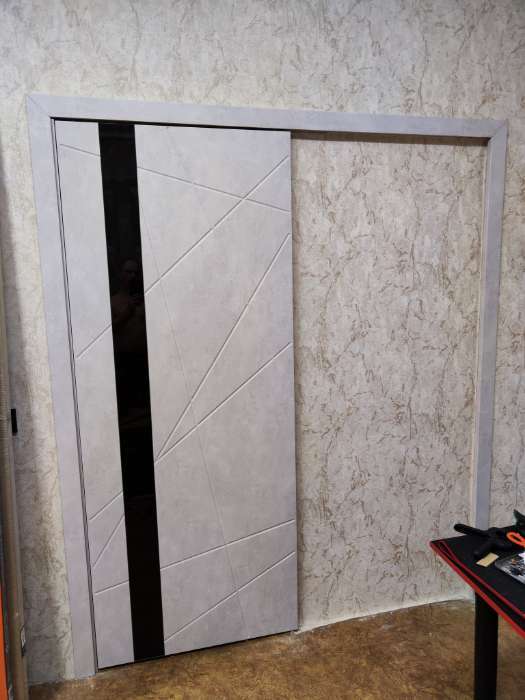Фотография покупателя товара Дверное полотно «Торонто 1», 800 × 2000 мм, глухое, цвет бетон снежный / лакобель чёрная - Фото 1
