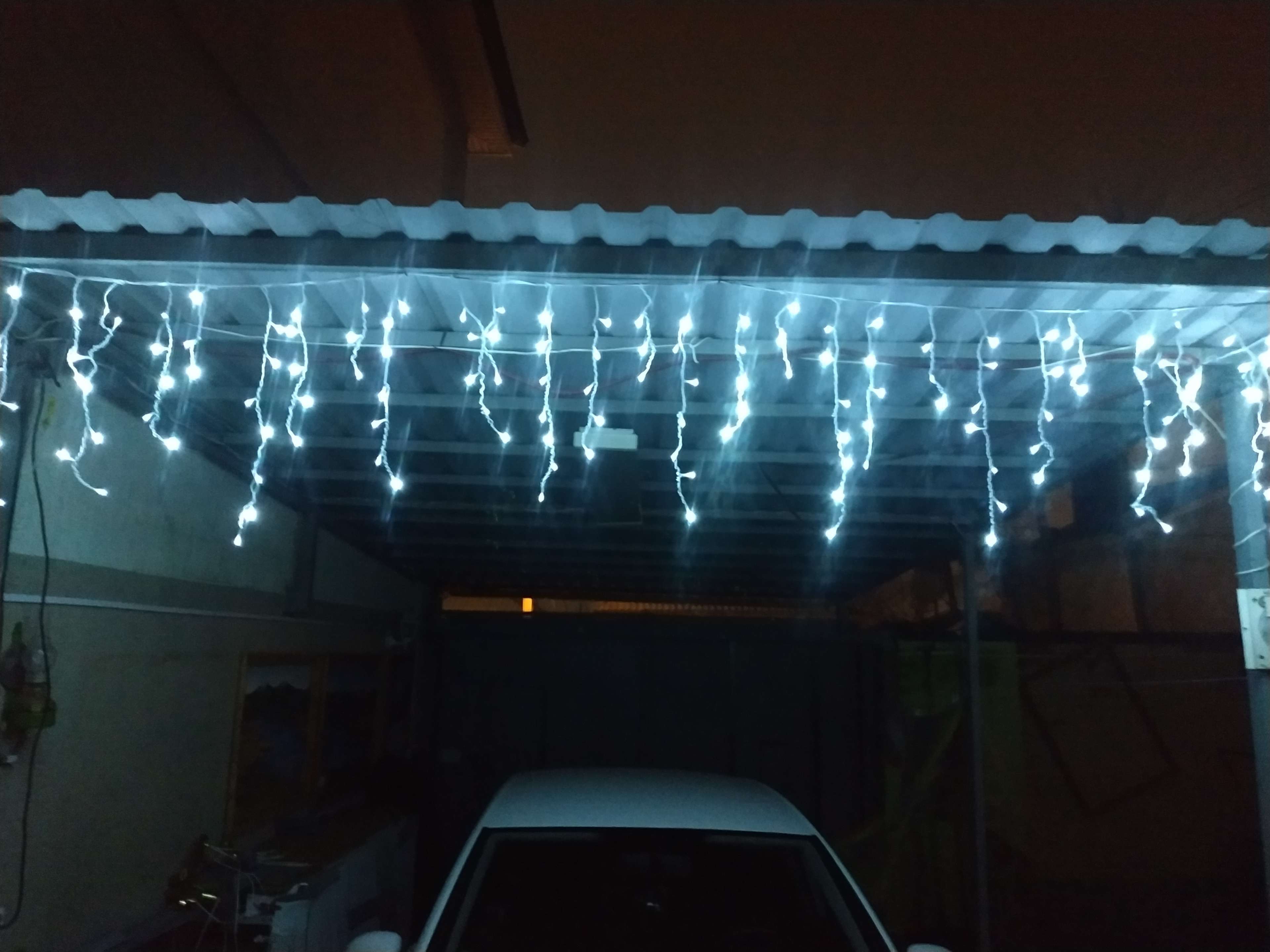 Фотография покупателя товара Гирлянда «Бахрома» 3 × 0.6 м, IP44, УМС, белая нить, 160 SMD-LED, свечение синее, 220 В