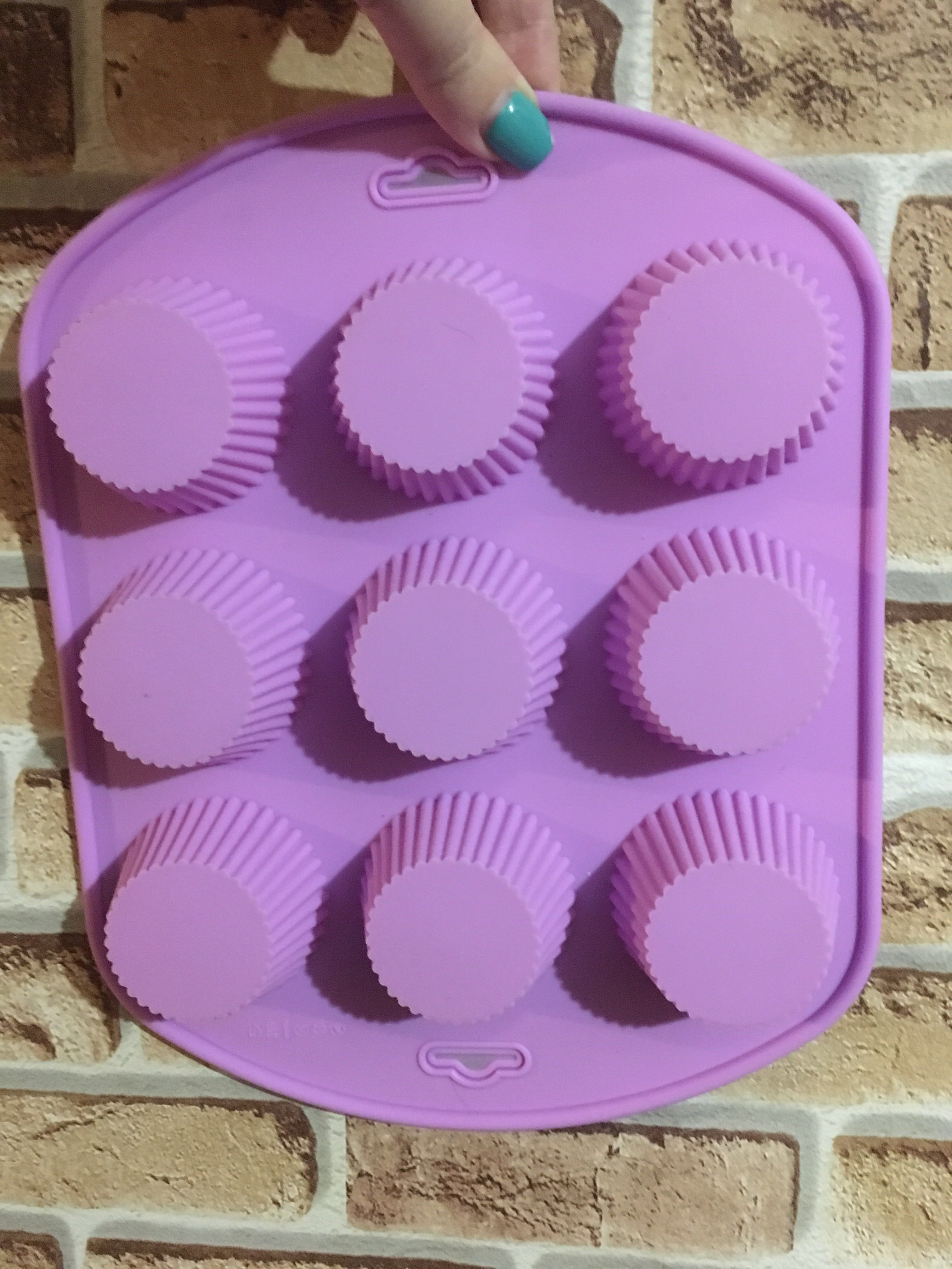 Фотография покупателя товара Форма для выпечки Доляна «Сладости. Круг реб», силикон, 27×22×3 см, 9 ячеек (6×6×3 см), цвет МИКС