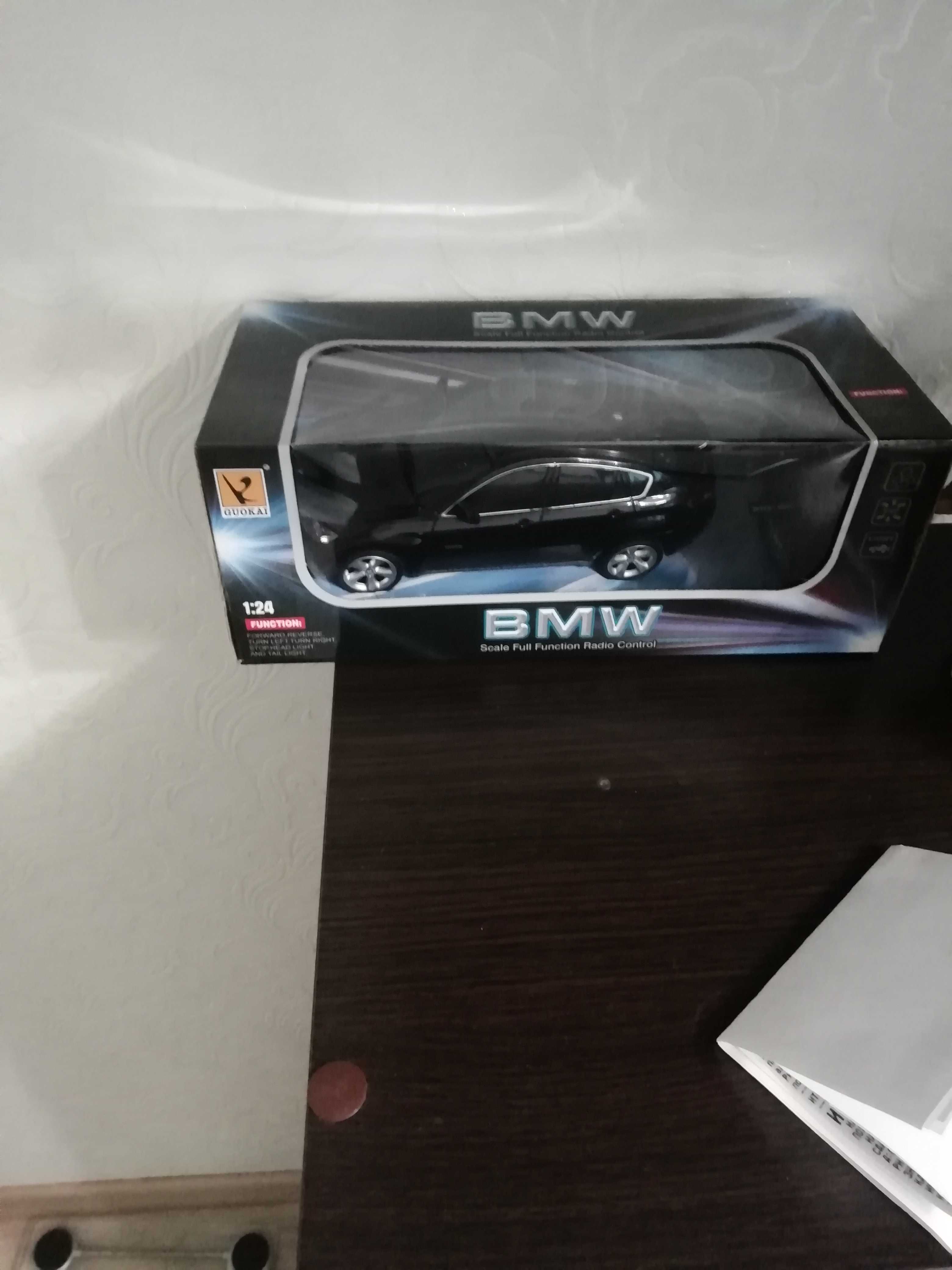 Фотография покупателя товара Машина радиоуправляемая BMW X6, масштаб 1:24, работает от батареек, свет, цвет чёрный - Фото 1
