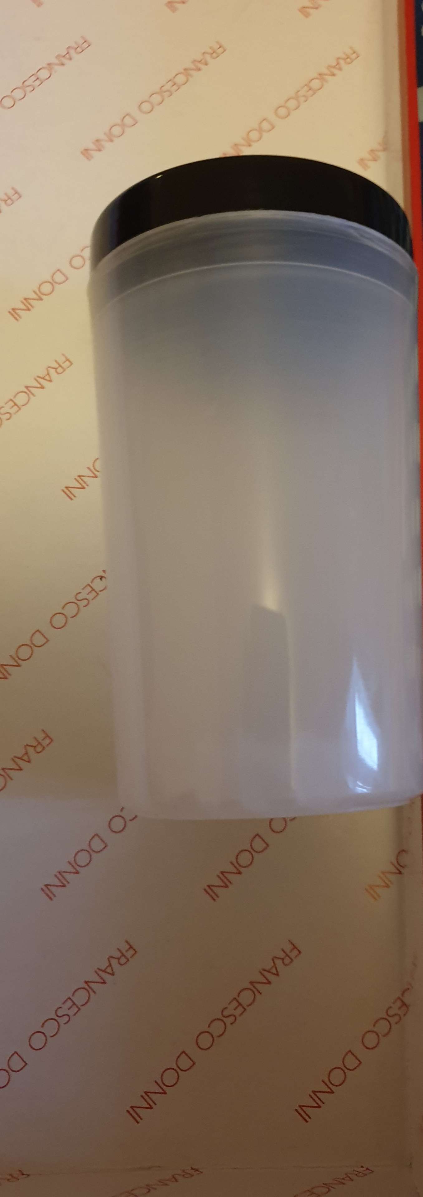 Фотография покупателя товара Ёмкость для очистки и хранения кистей, с держателями и крышкой, 200 мл, цвет прозрачный/чёрный