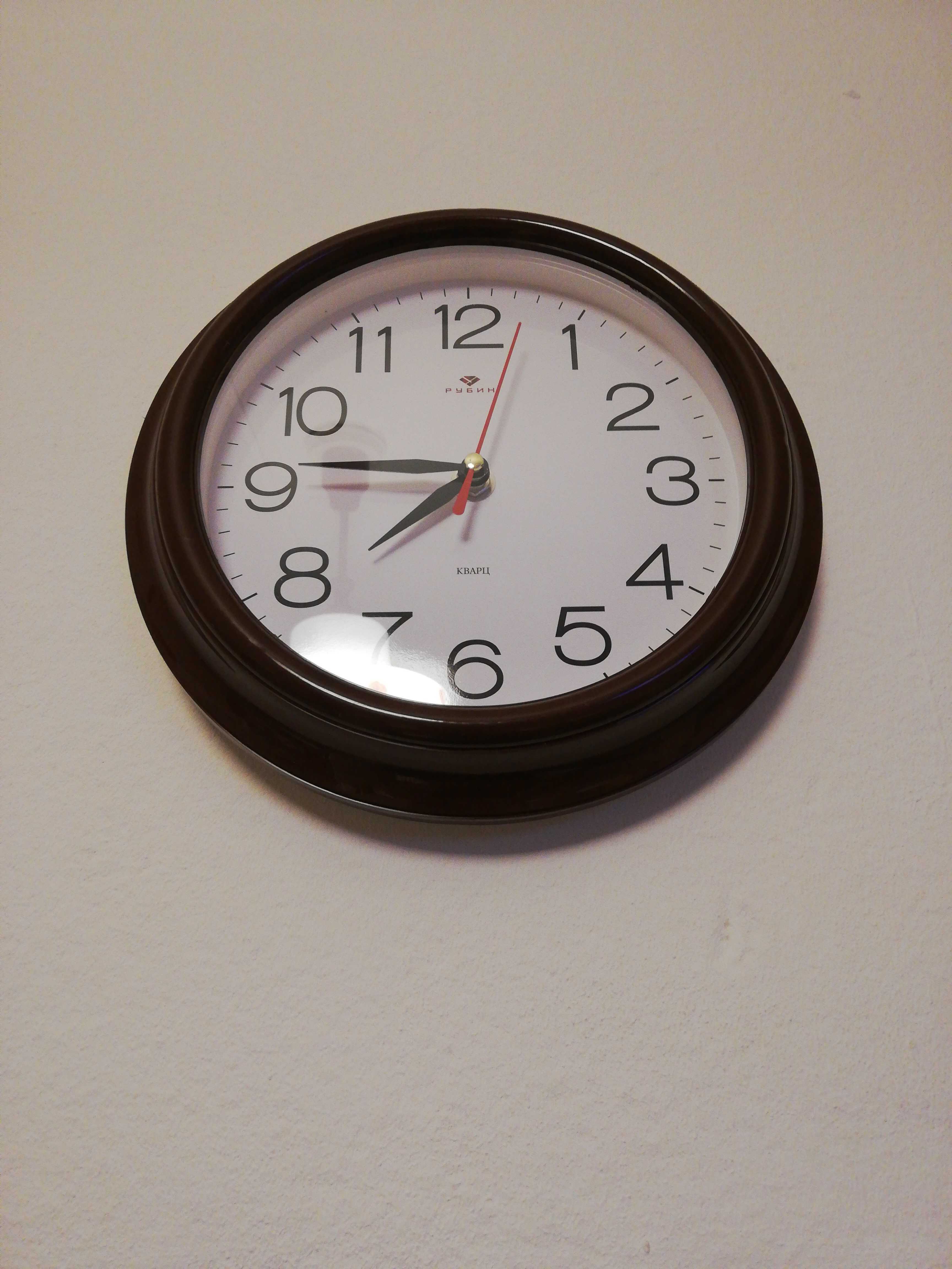 Фотография покупателя товара Часы настенные, интерьерные "Рубин", d-21 см, коричневый корпус - Фото 3