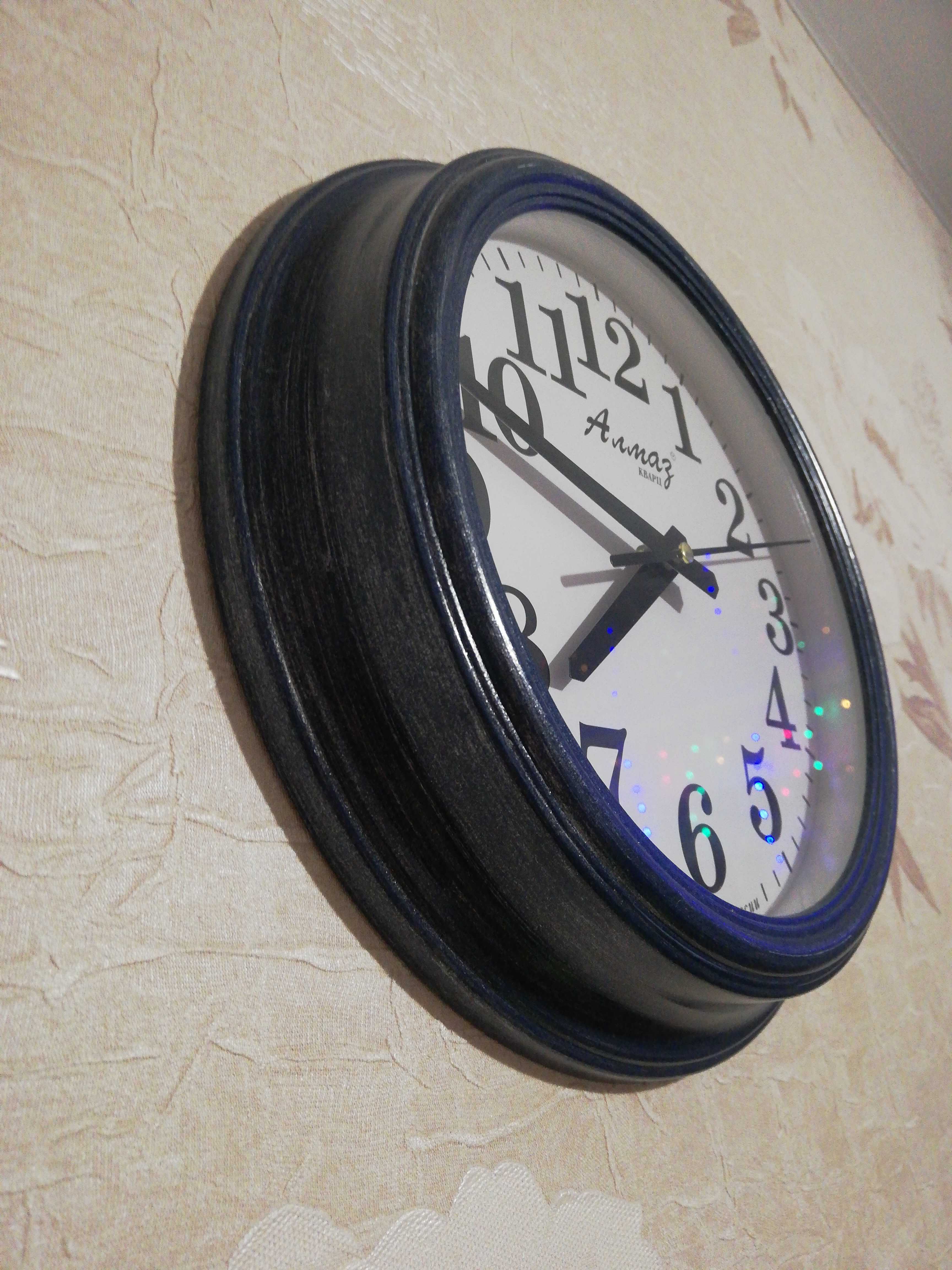 Фотография покупателя товара Часы настенные интерьерные "Классика", бесшумные, d-21 см, АА - Фото 4