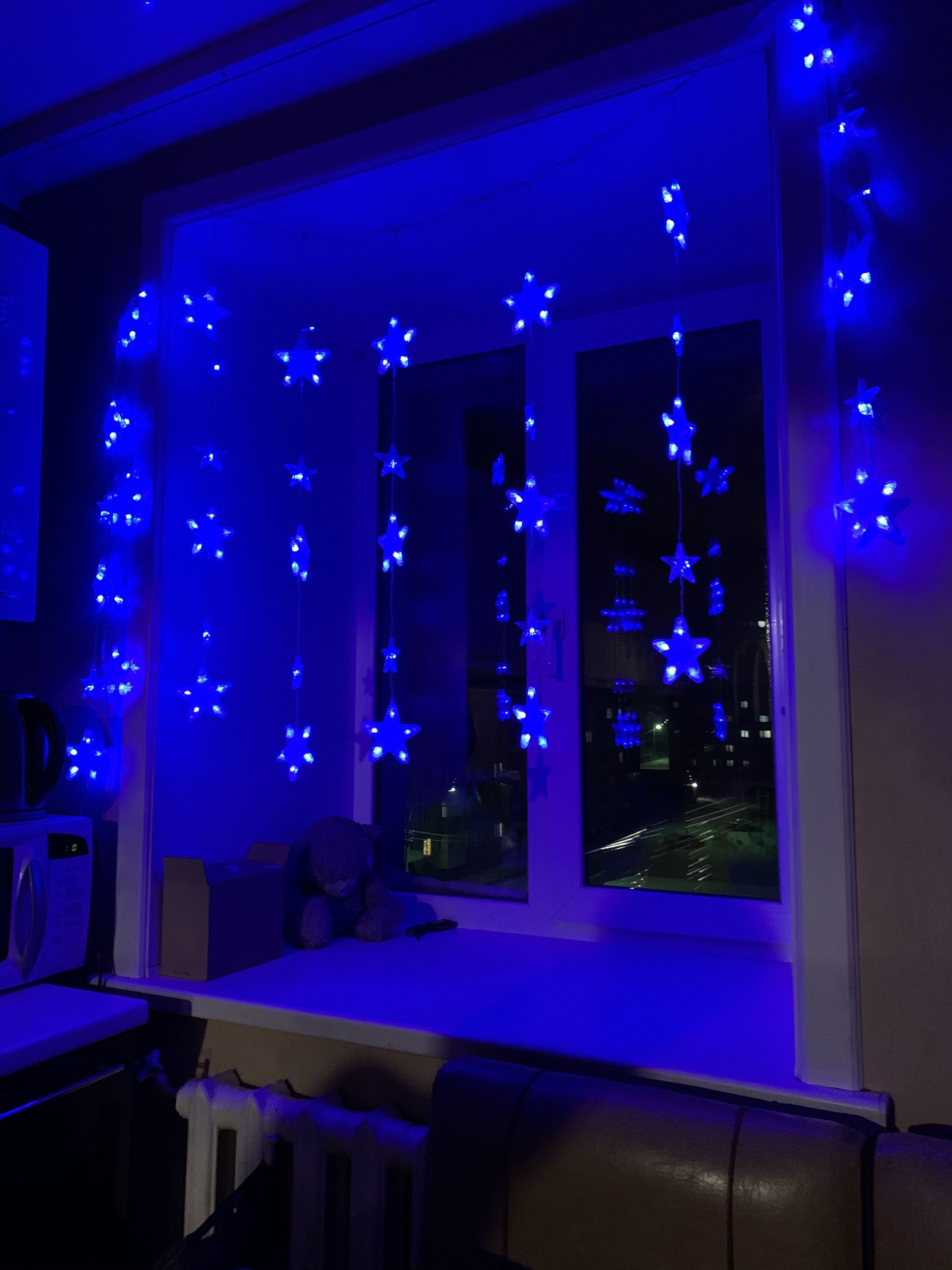Фотография покупателя товара Гирлянда «Бахрома» 2.4 × 0.9 м с насадками «Звёздочки», IP20, прозрачная нить, 186 LED, свечение синее, 8 режимов, 220 В - Фото 72