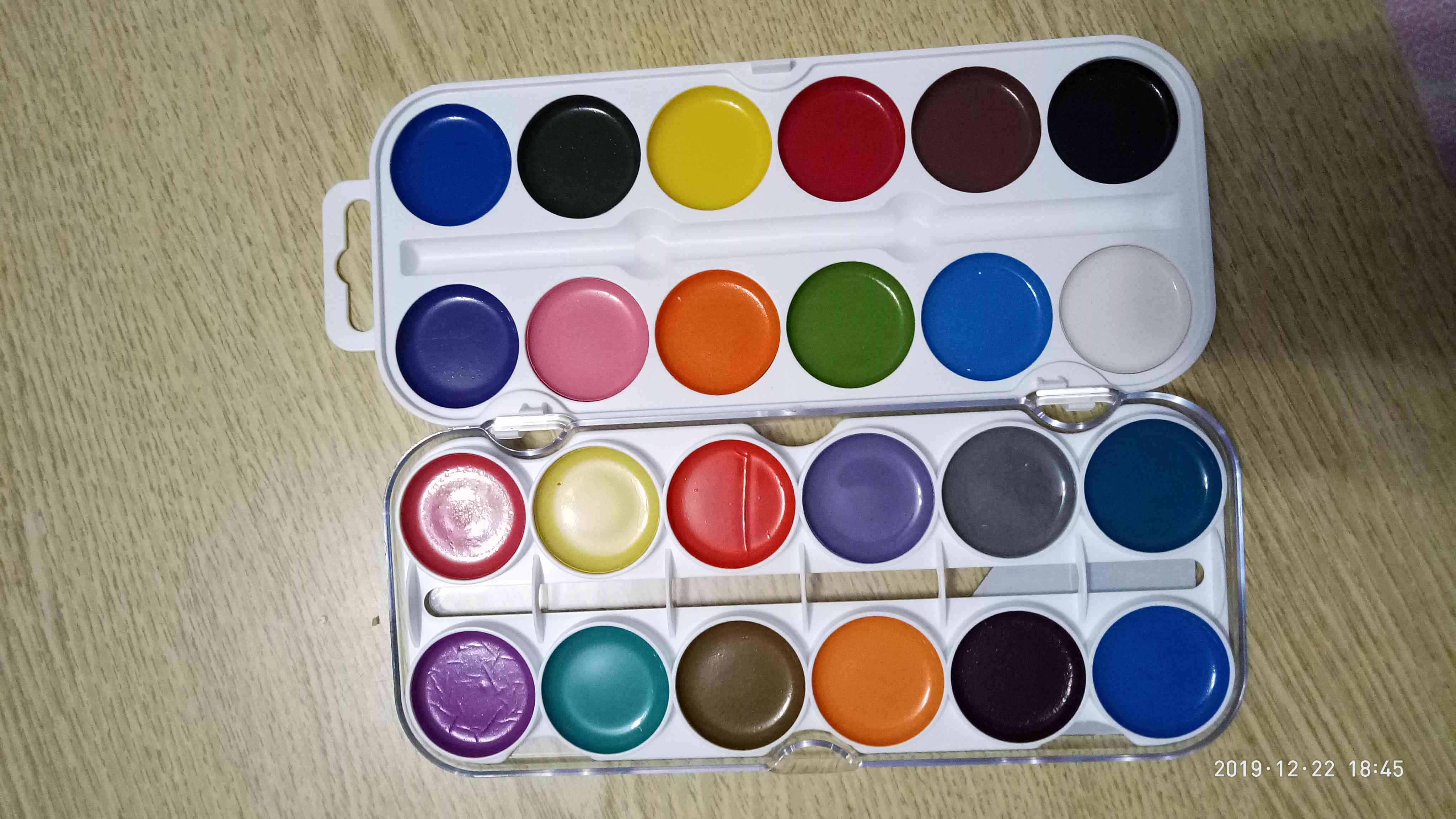 Фотография покупателя товара Акварель 24 цвета, «Смешарики», карамельная, без кисти - Фото 2