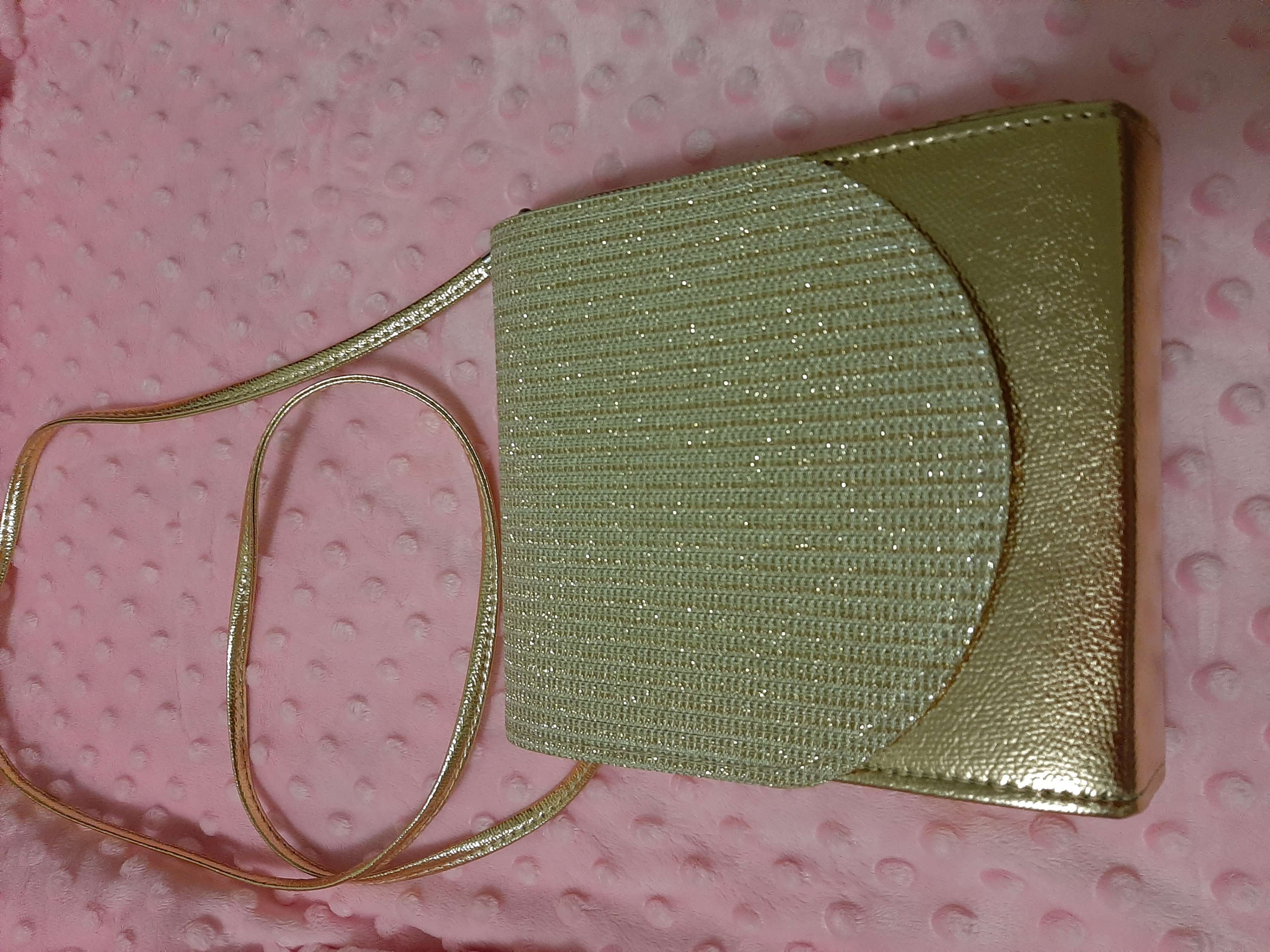 Фотография покупателя товара Сумка женская, отдел на магните, длинный ремень, цвет золотой
