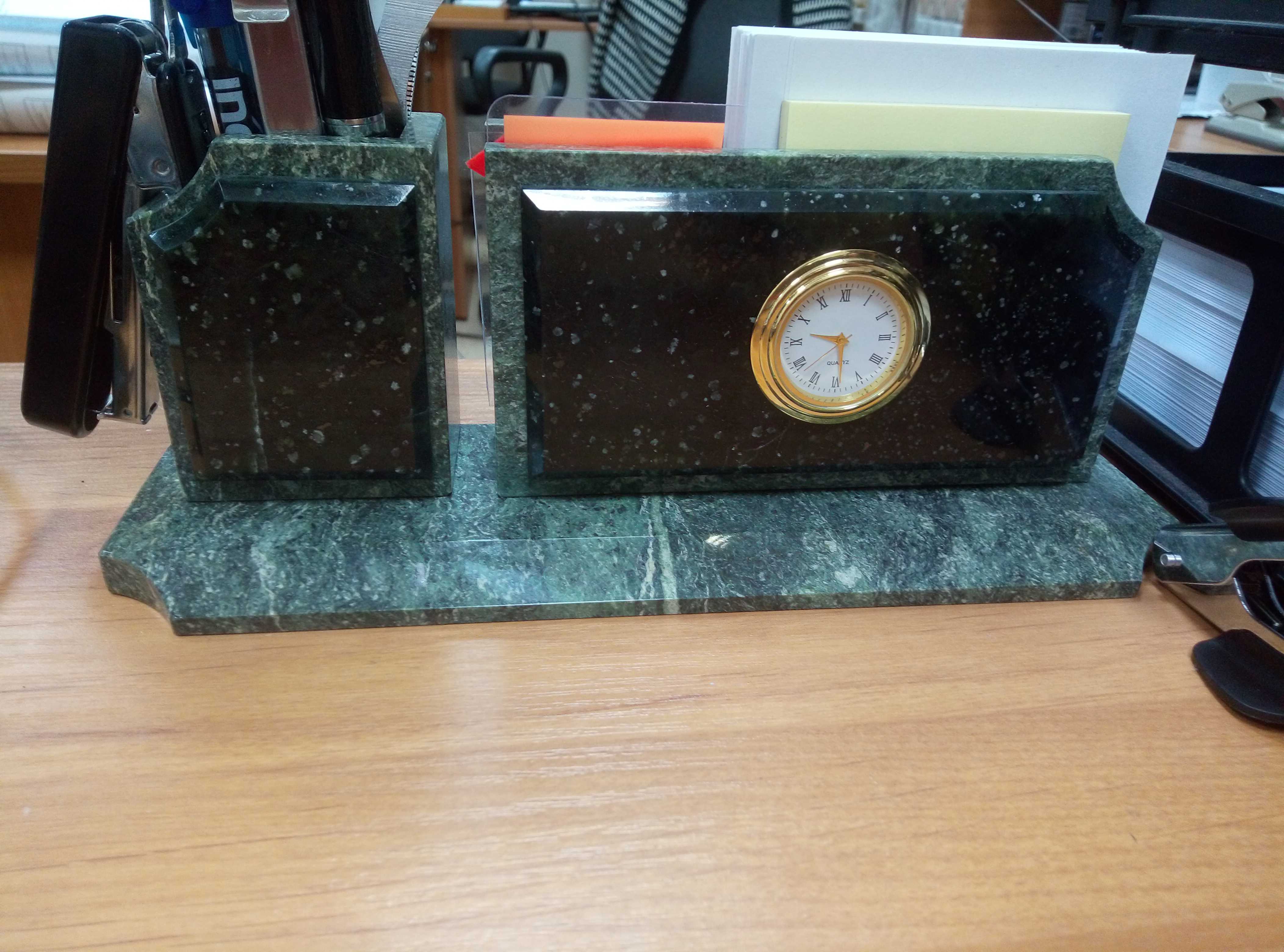 Фотография покупателя товара Визитница «Змеевик»: подставка для ручек, часы - Фото 1