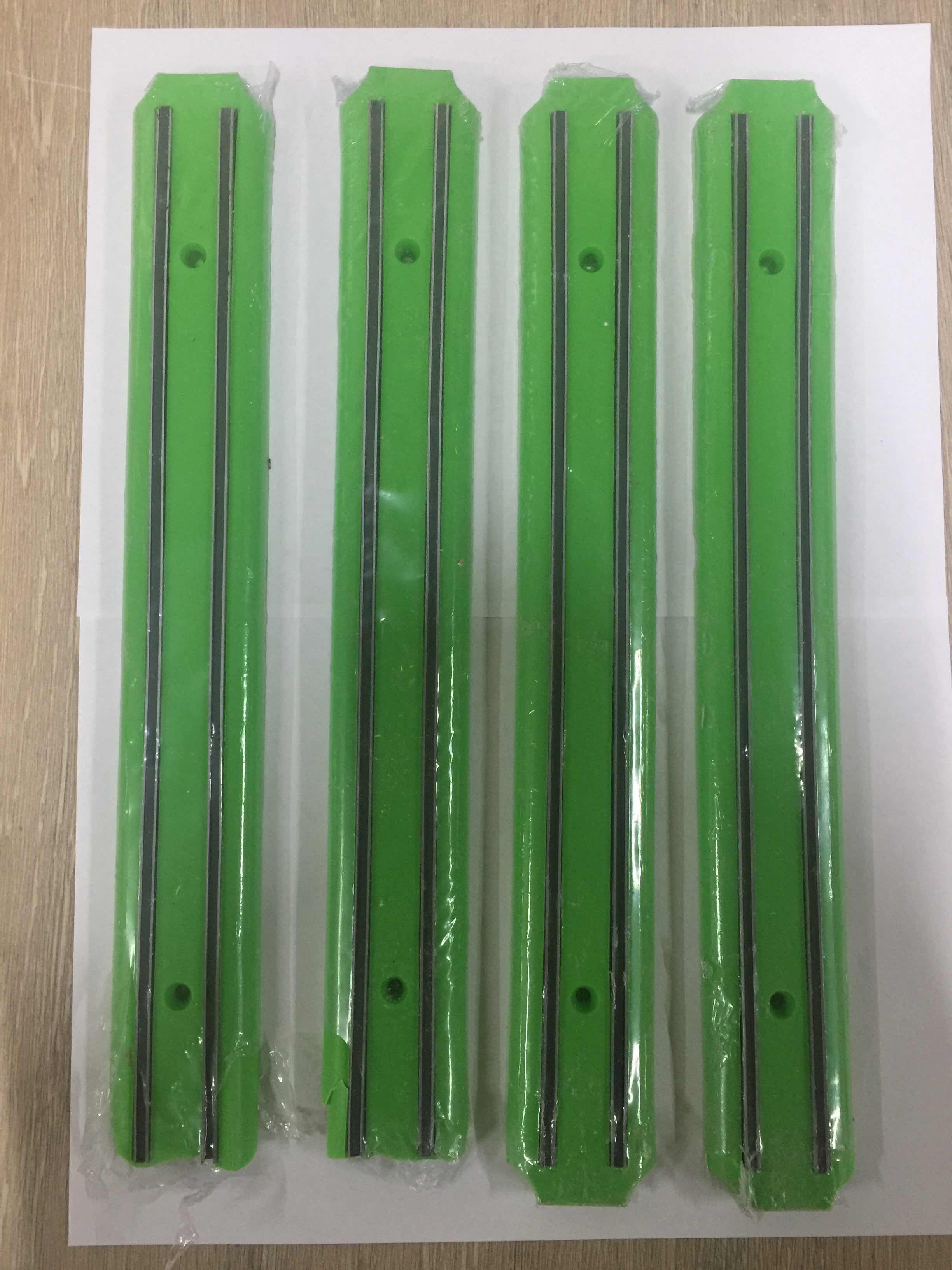 Фотография покупателя товара Держатель для ножей магнитный Доляна, 38 см, цвет зелёный - Фото 2