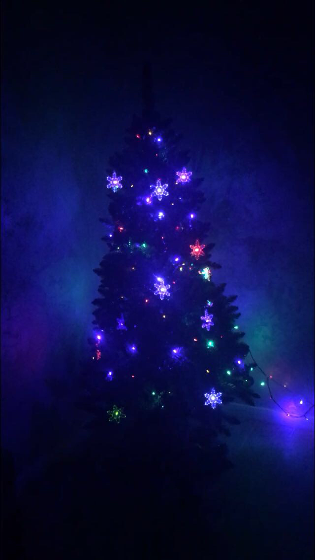 Фотография покупателя товара Игрушка световая "Снежинка" (батарейки в комплекте), d=8 см, 1 LED, RGB - Фото 1