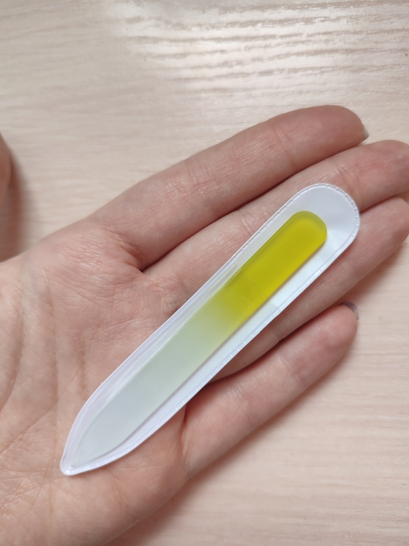Фотография покупателя товара Пилка стеклянная для ногтей «Цветной градиент», 9 см, в чехле, цвет МИКС