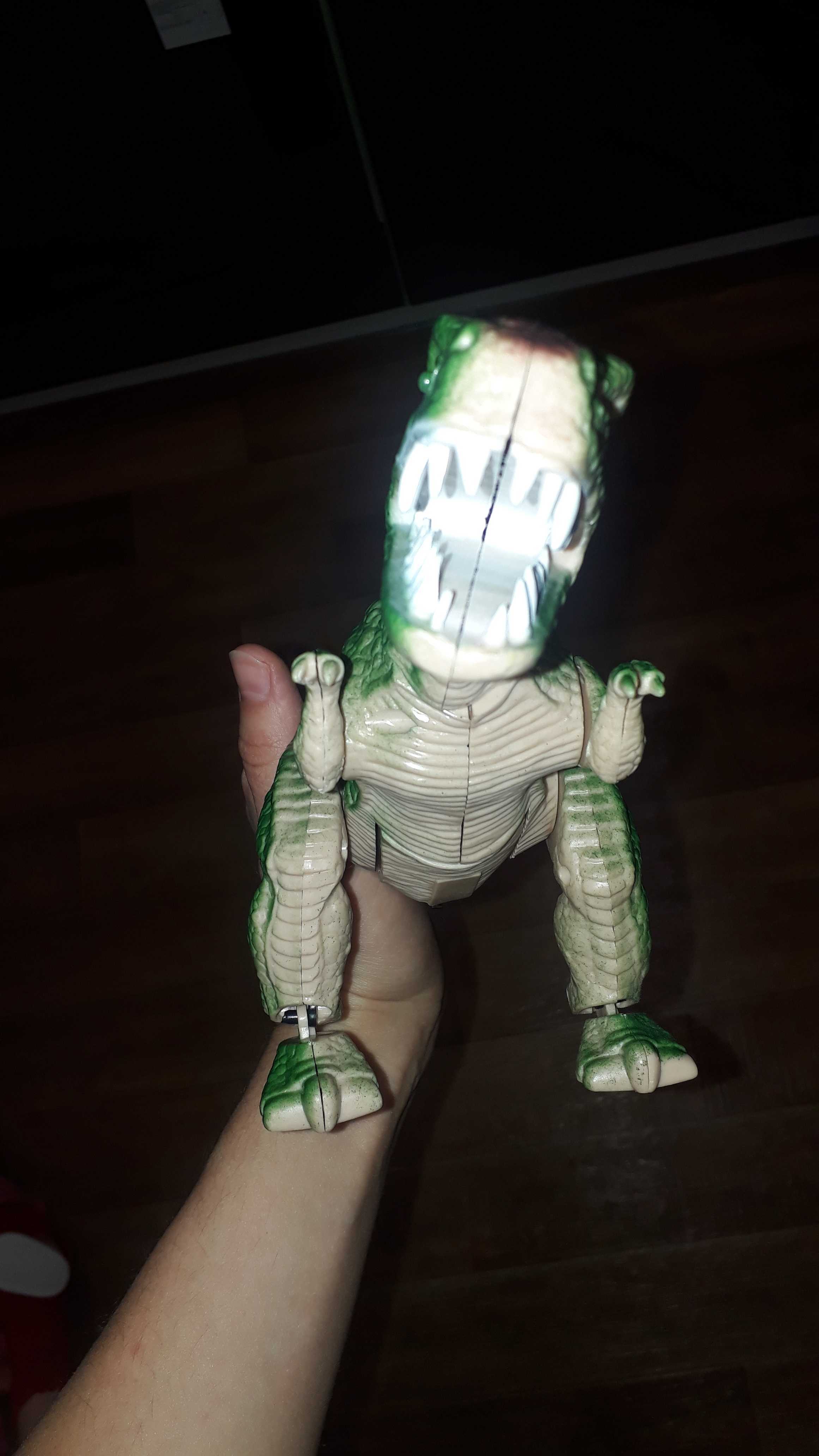 Фотография покупателя товара Динозавр «Рекс» работает от батареек, световые и звуковые эффекты, цвета МИКС - Фото 10