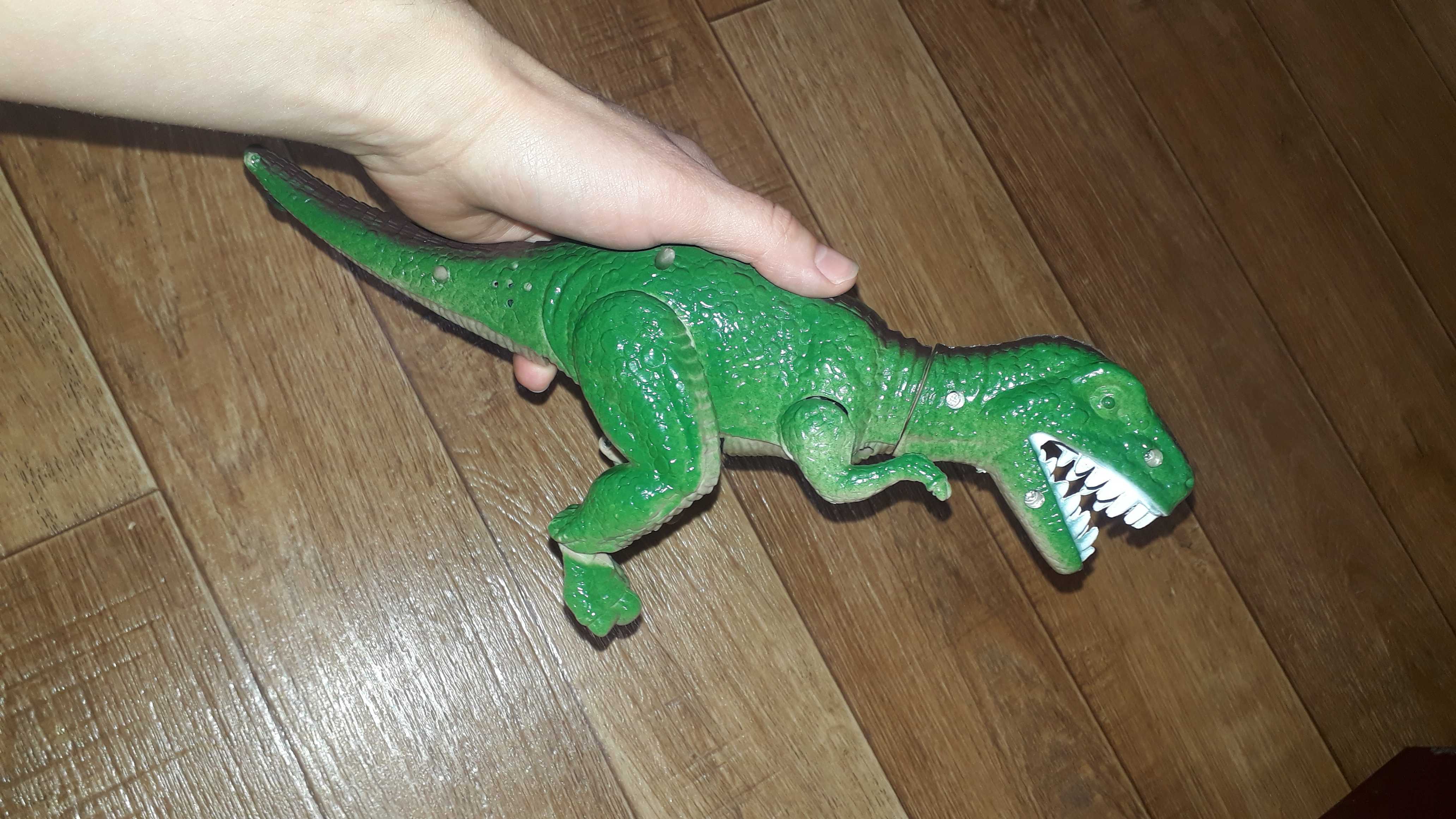 Фотография покупателя товара Динозавр «Рекс» работает от батареек, световые и звуковые эффекты, цвета МИКС - Фото 8