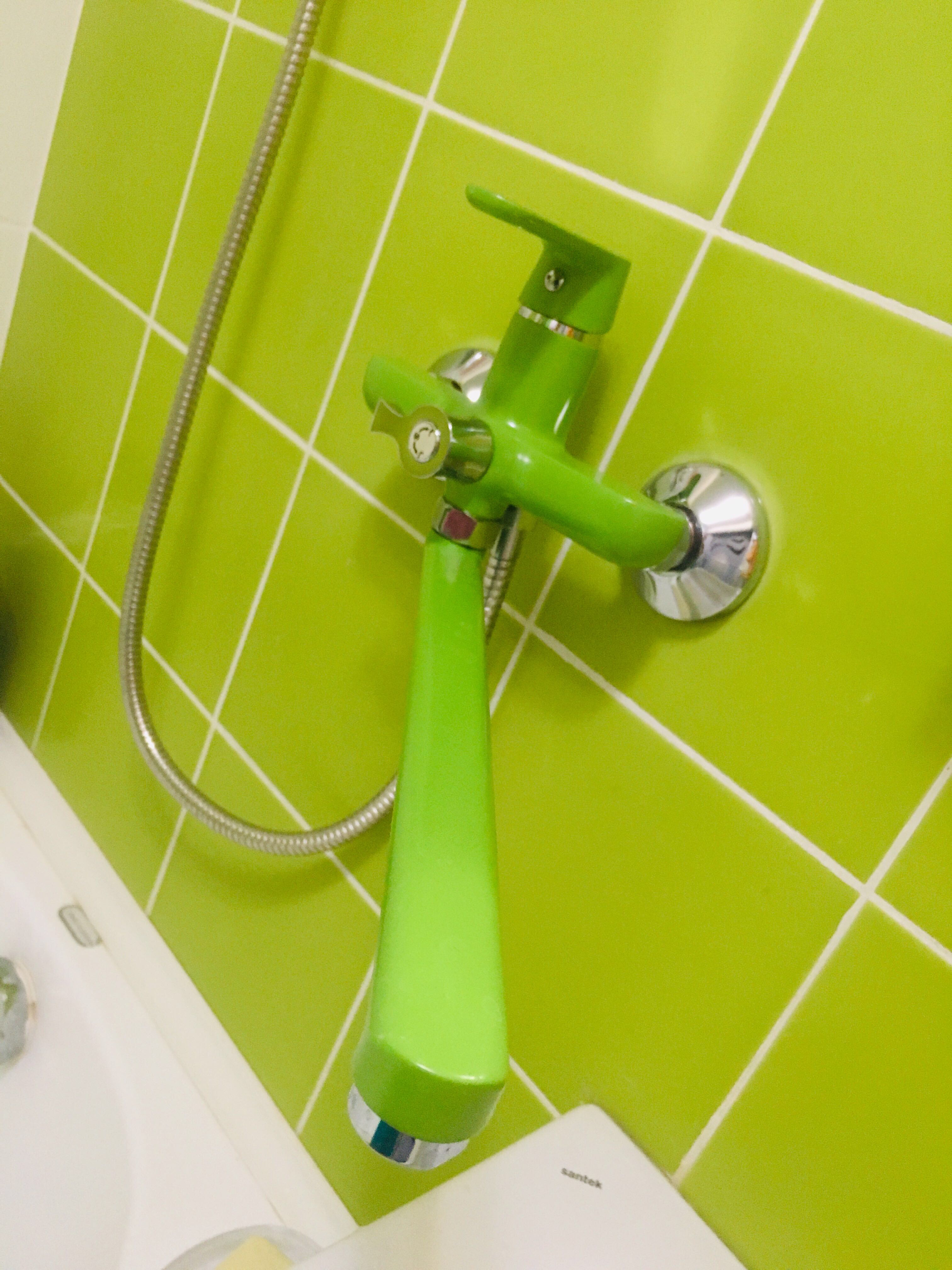 Фотография покупателя товара Смеситель для ванны Accoona A7166K, однорычажный, дивертор в корпусе, 35 см, зеленый - Фото 4