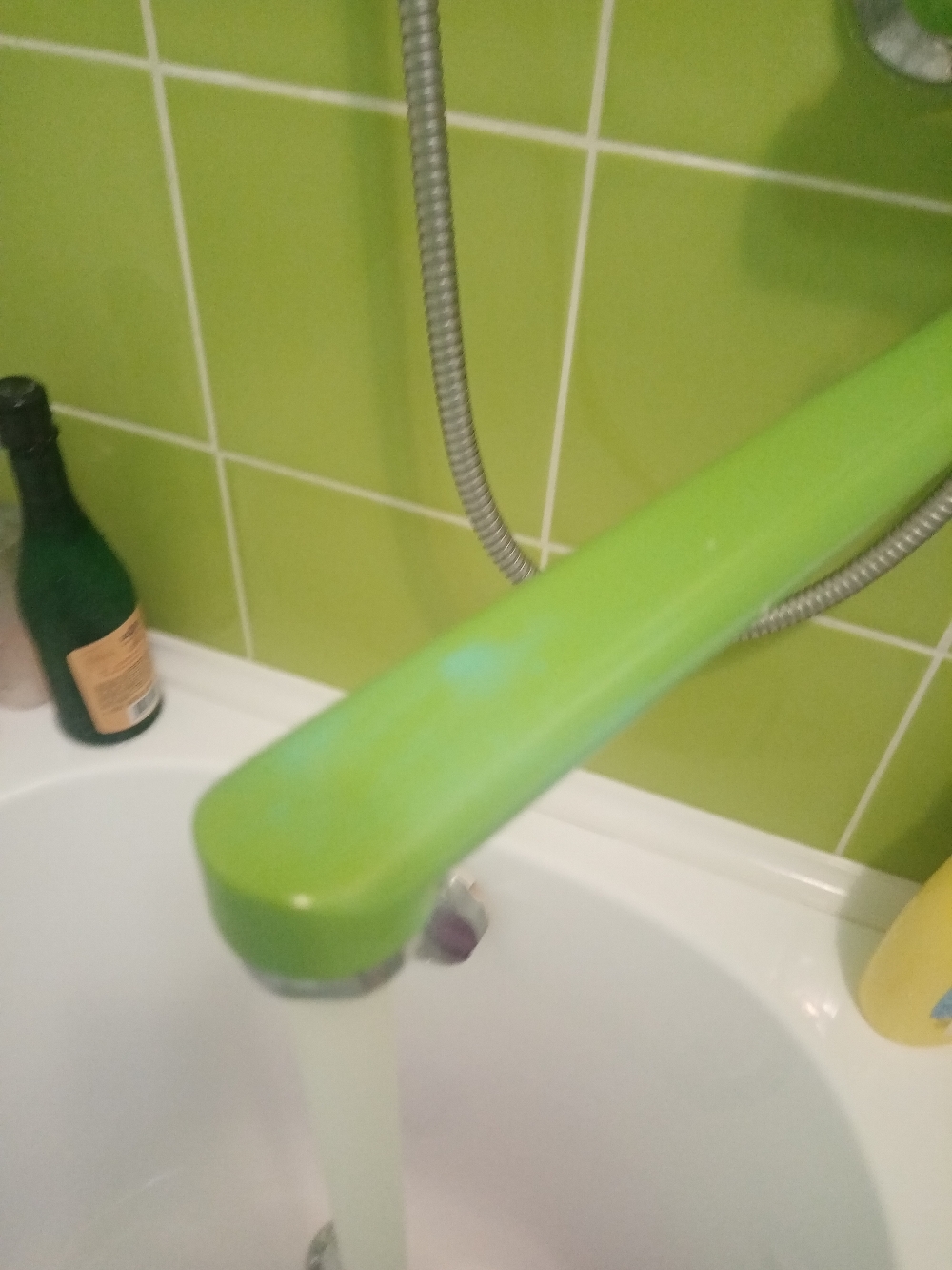 Фотография покупателя товара Смеситель для ванны Accoona A7166K, однорычажный, дивертор в корпусе, 35 см, зеленый