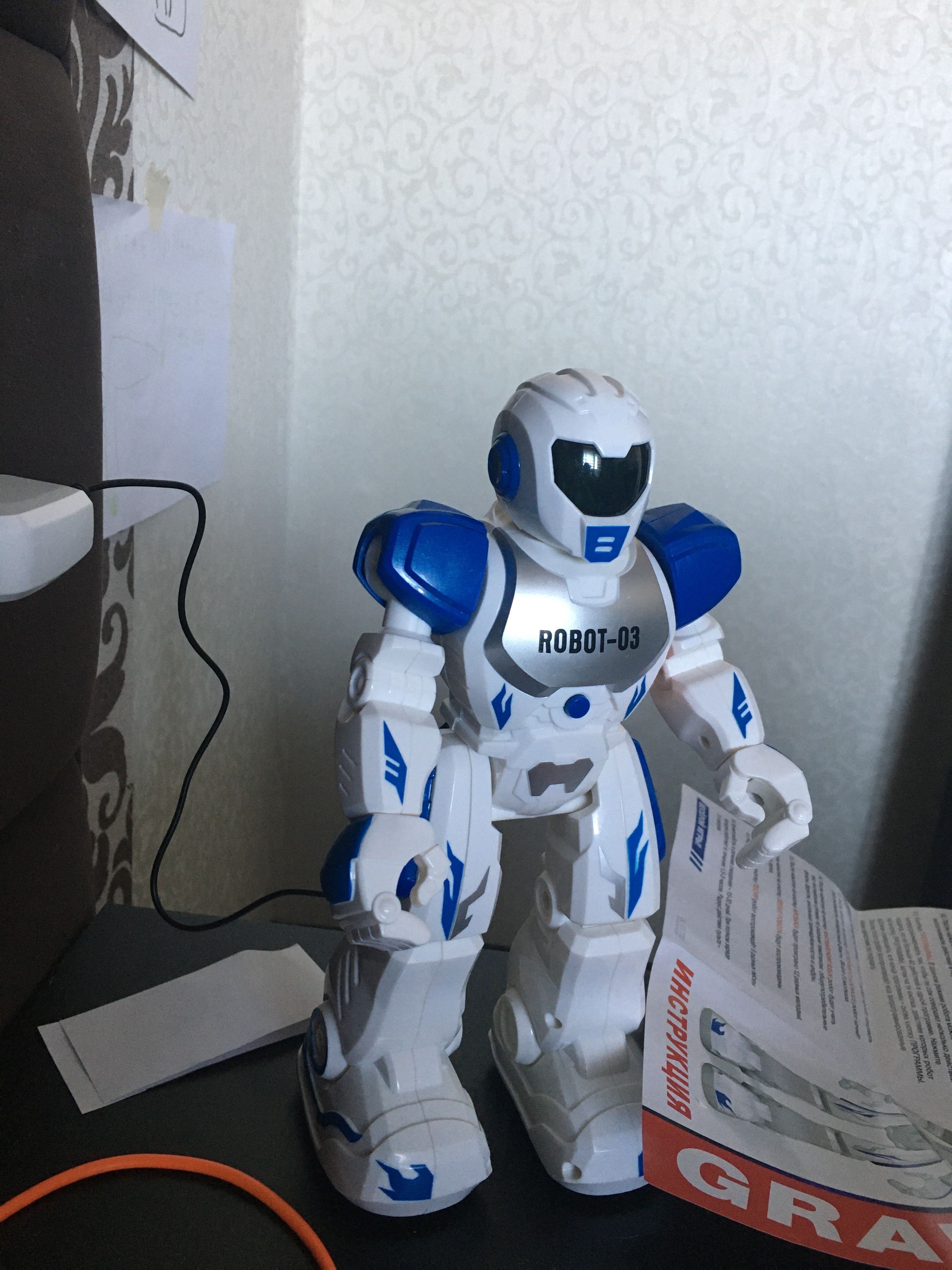 Фотография покупателя товара Робот-игрушка радиоуправляемый IQ BOT GRAVITON, русское озвучивание, цвет синий - Фото 1