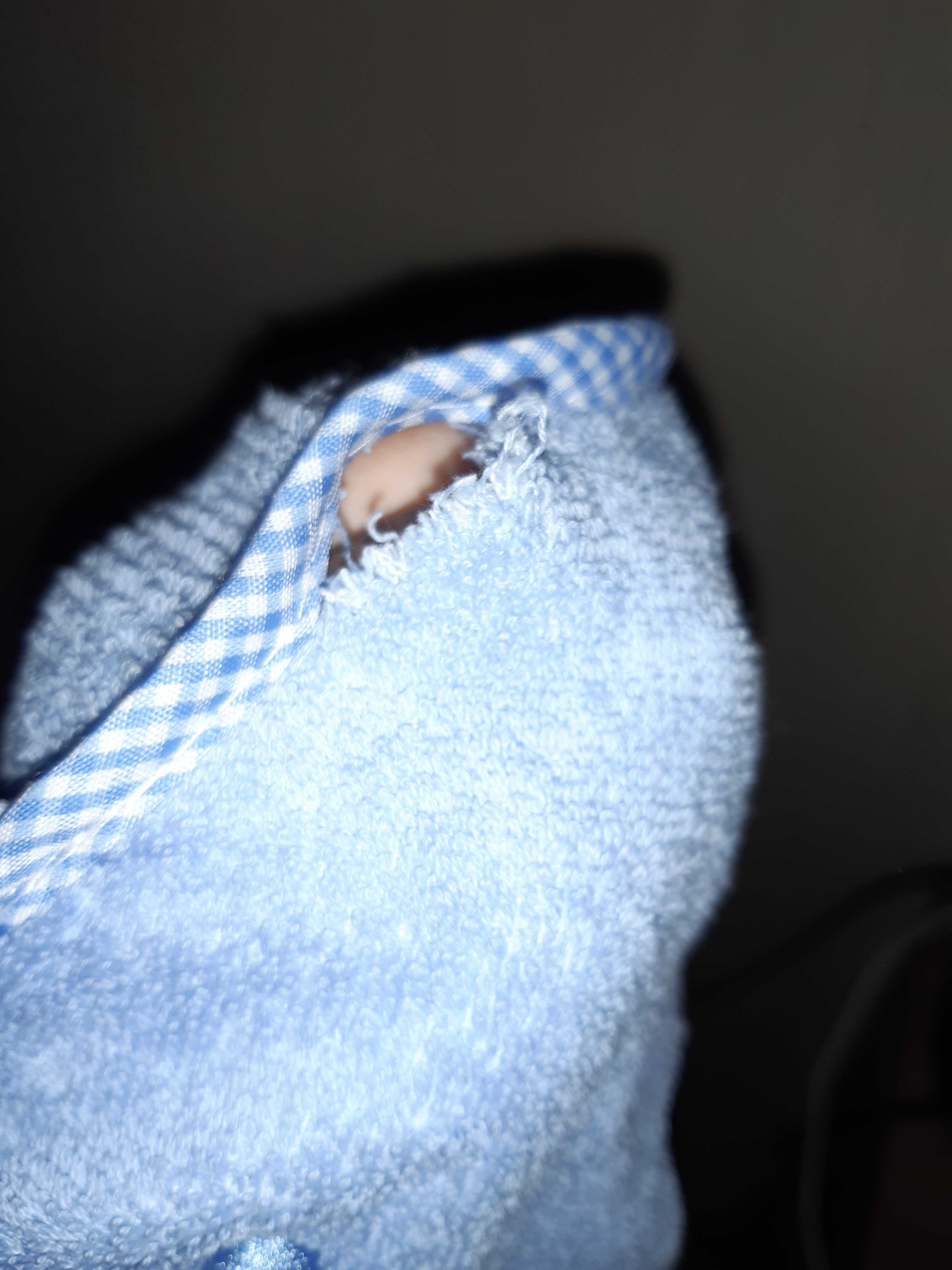 Фотография покупателя товара Уголок махровый с капюшоном и вышивкой, цвет голубой, размер 90х90 см - Фото 3