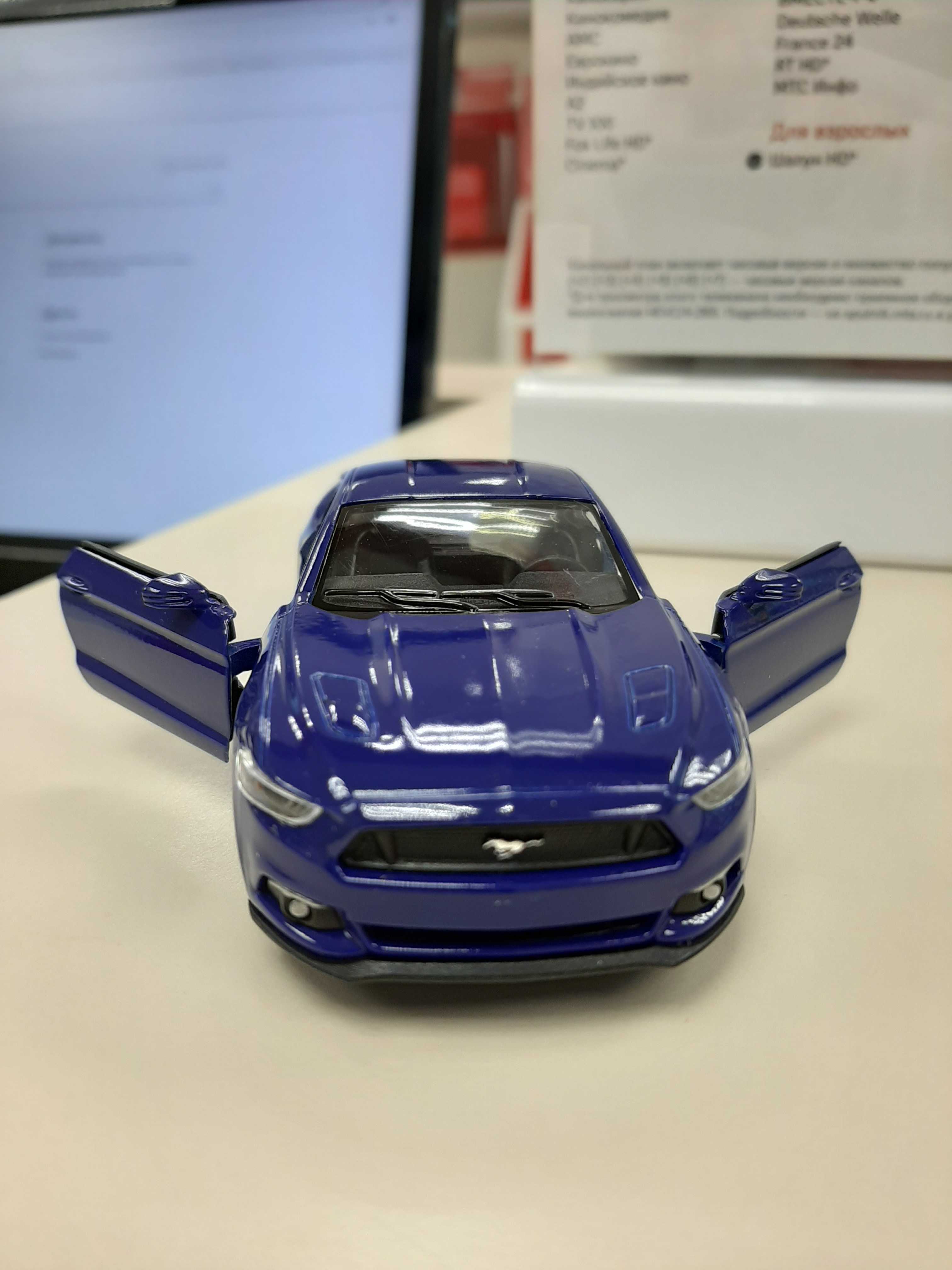Фотография покупателя товара Машина металлическая Ford Mustang GT, 1:38, открываются двери, инерция, цвет синий - Фото 2