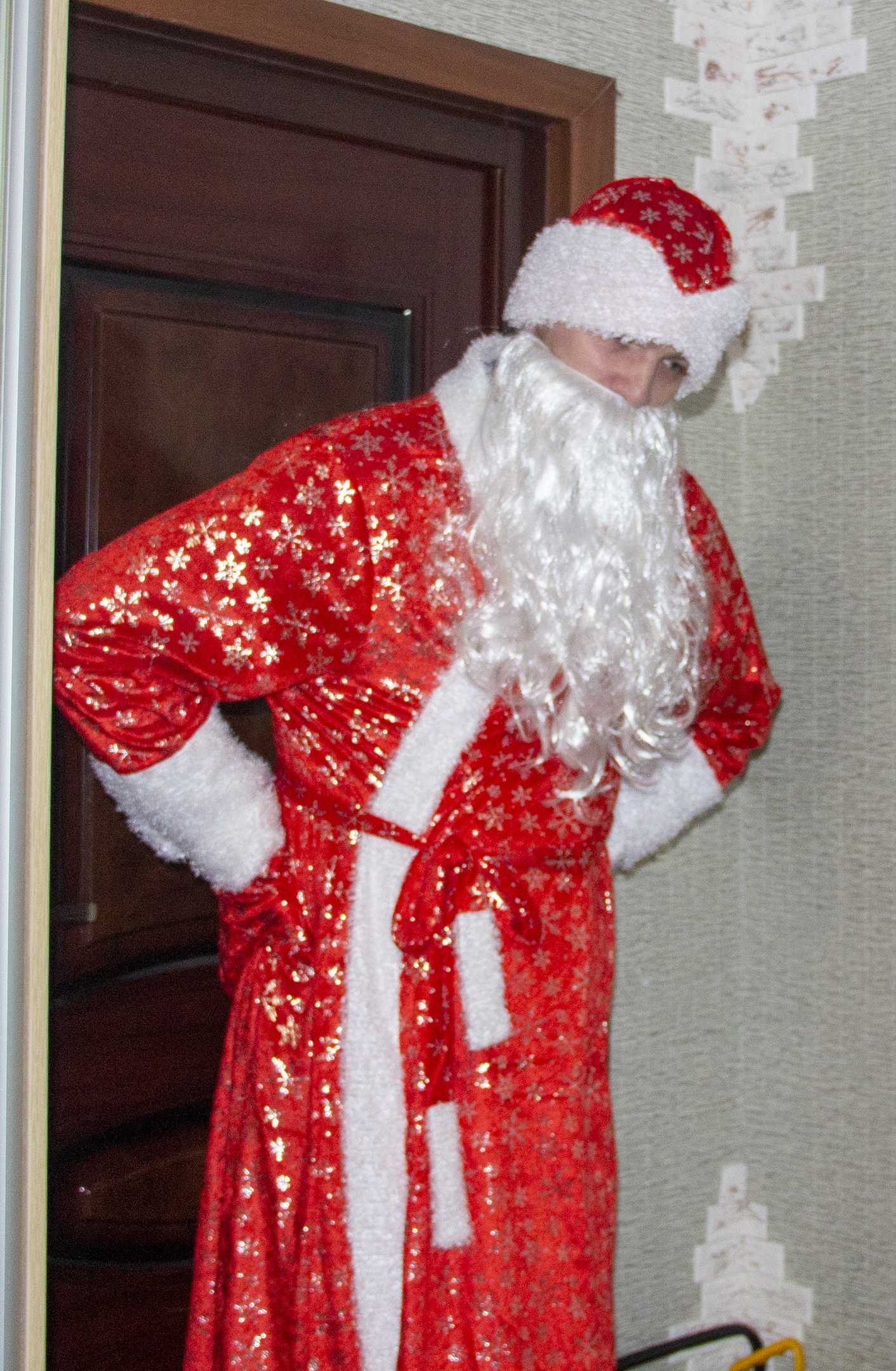 Фотография покупателя товара Карнавальный костюм "Дедушка Мороз", шуба с кудрявым мехом, шапка, варежки, борода, р-р 48-50, рост 185 см - Фото 1