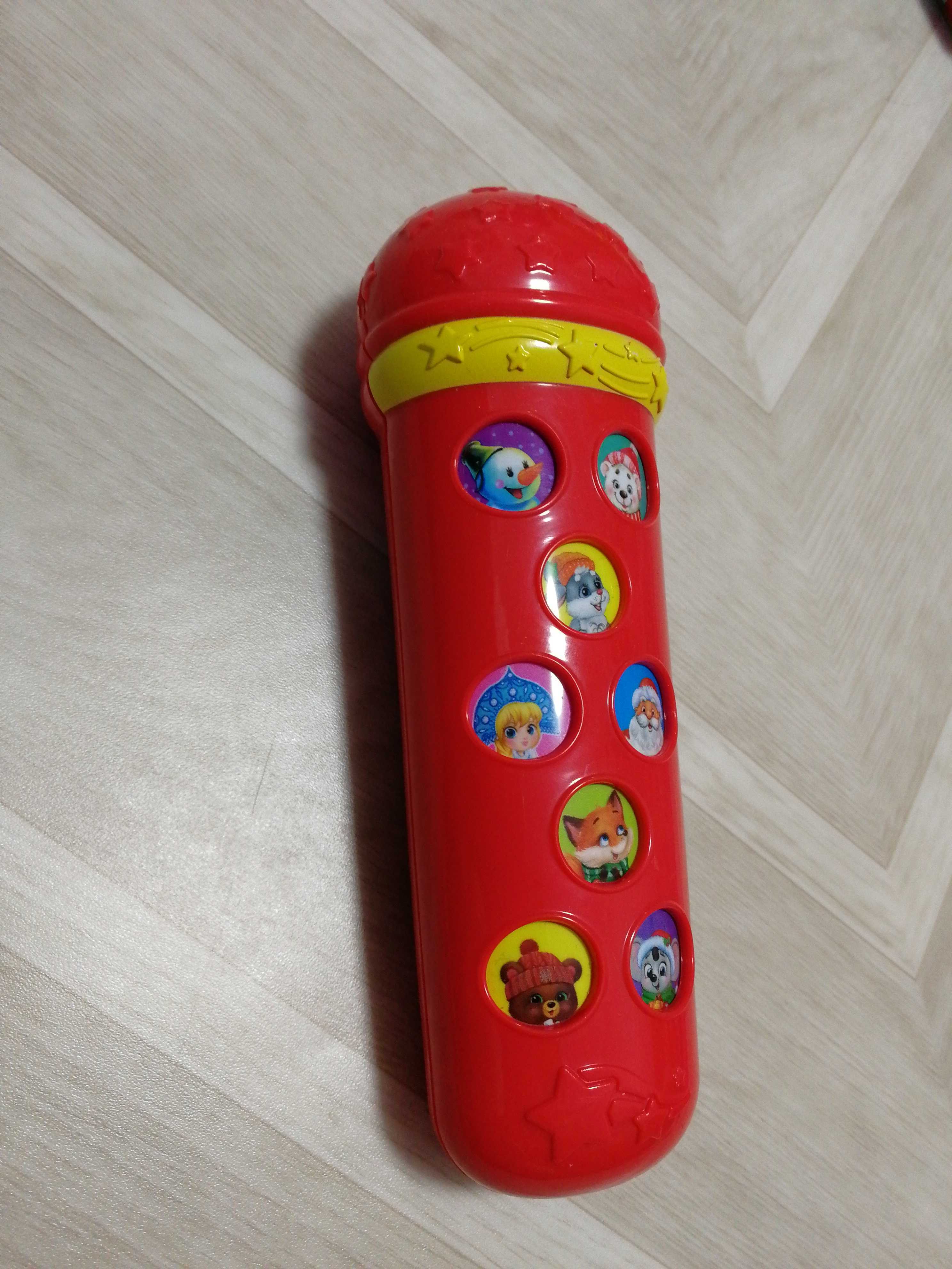Фотография покупателя товара Музыкальная игрушка «Микрофон: С Новым годом!», 16 песенок, цвет красный - Фото 9