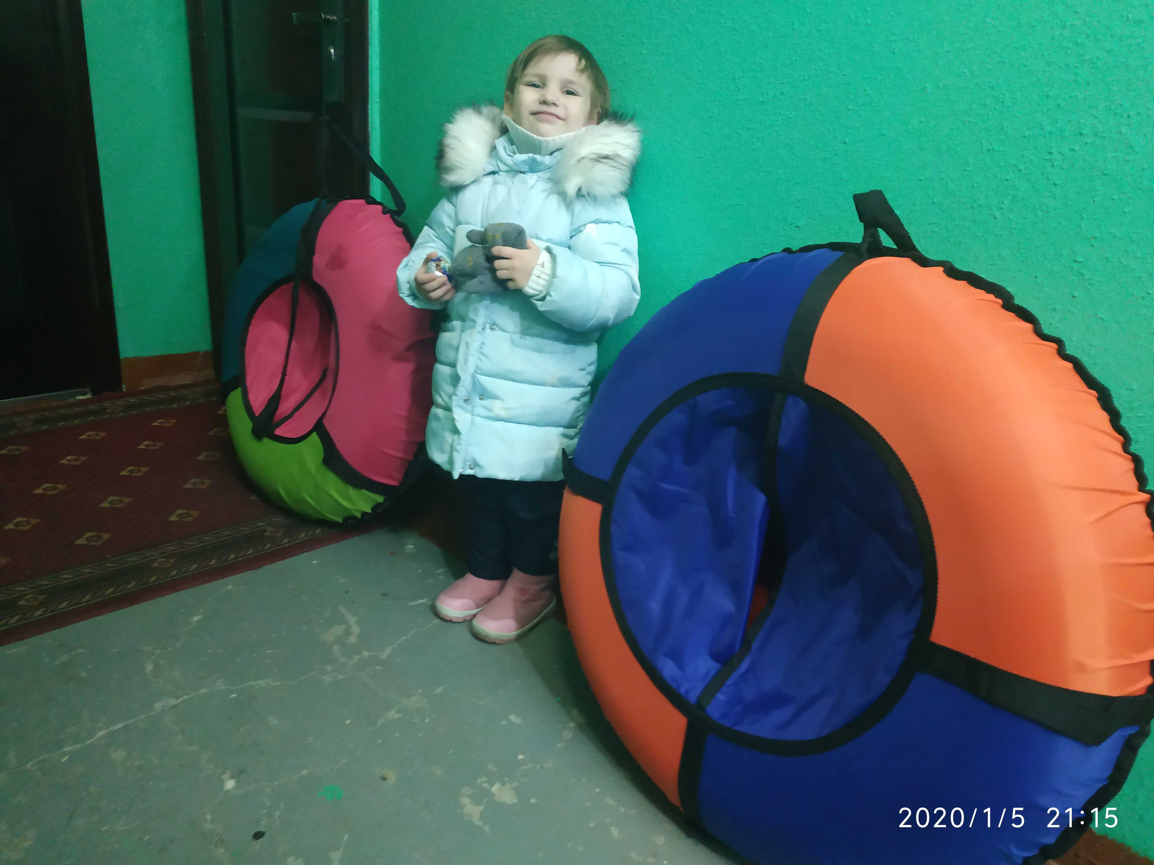 Фотография покупателя товара Тюбинг-ватрушка ONLITOP, диаметр чехла 60 см, цвета МИКС - Фото 25