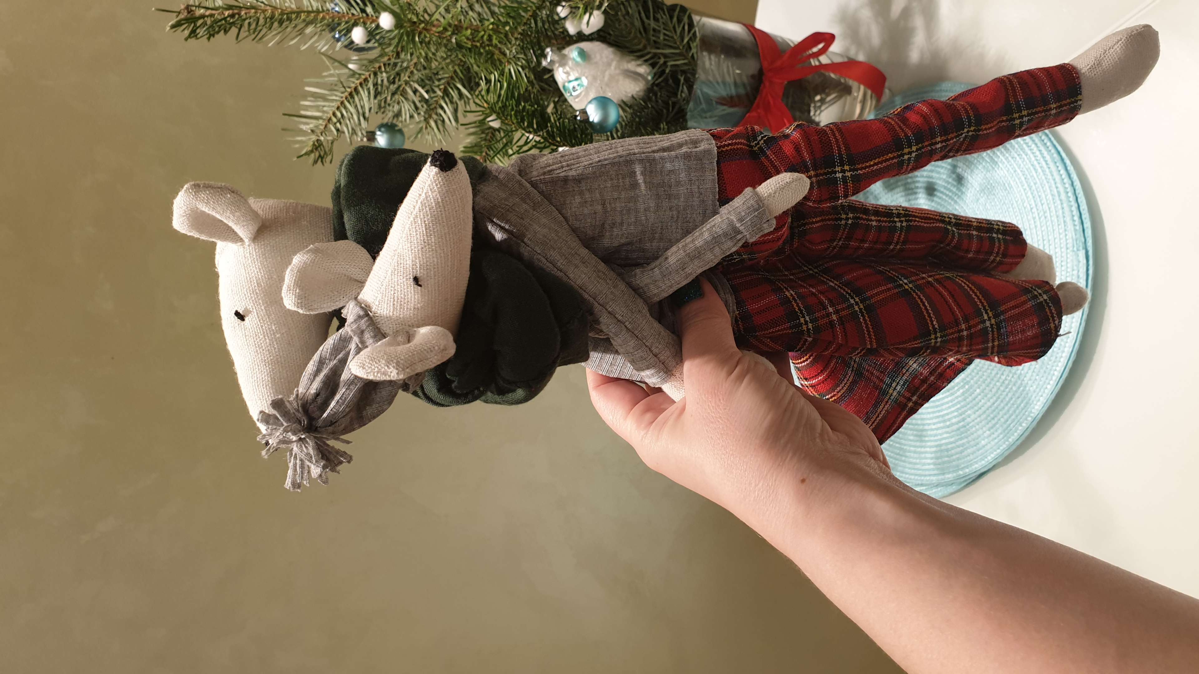 Фотография покупателя товара Мягкие куклы «Мышки Фиби и Эш», набор для шитья, 22.4 × 5.2 × 15.6 см - Фото 2