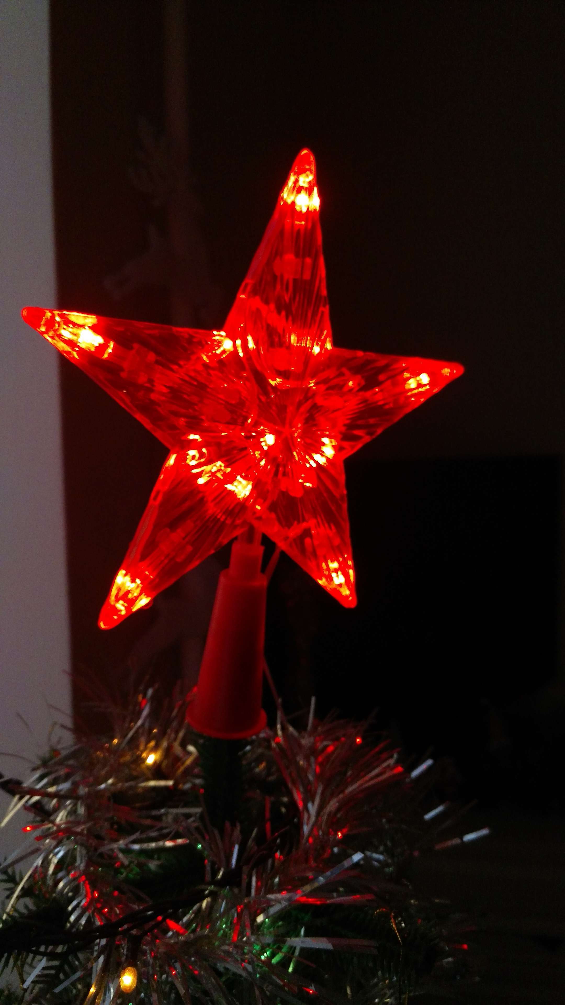 Фотография покупателя товара Светодиодная верхушка на ёлку «Звезда красная» 15 см, 10 LED, провод 2 метра, 220 В, свечение красное
