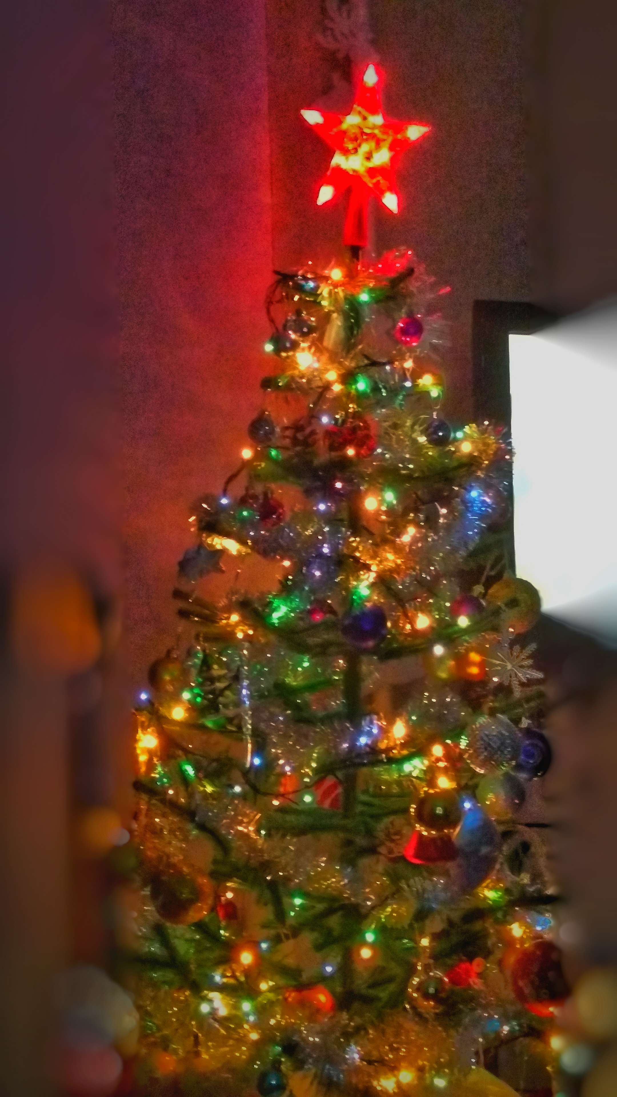 Фотография покупателя товара Светодиодная верхушка на ёлку «Звезда красная» 15 см, 10 LED, провод 2 метра, 220 В, свечение красное - Фото 36