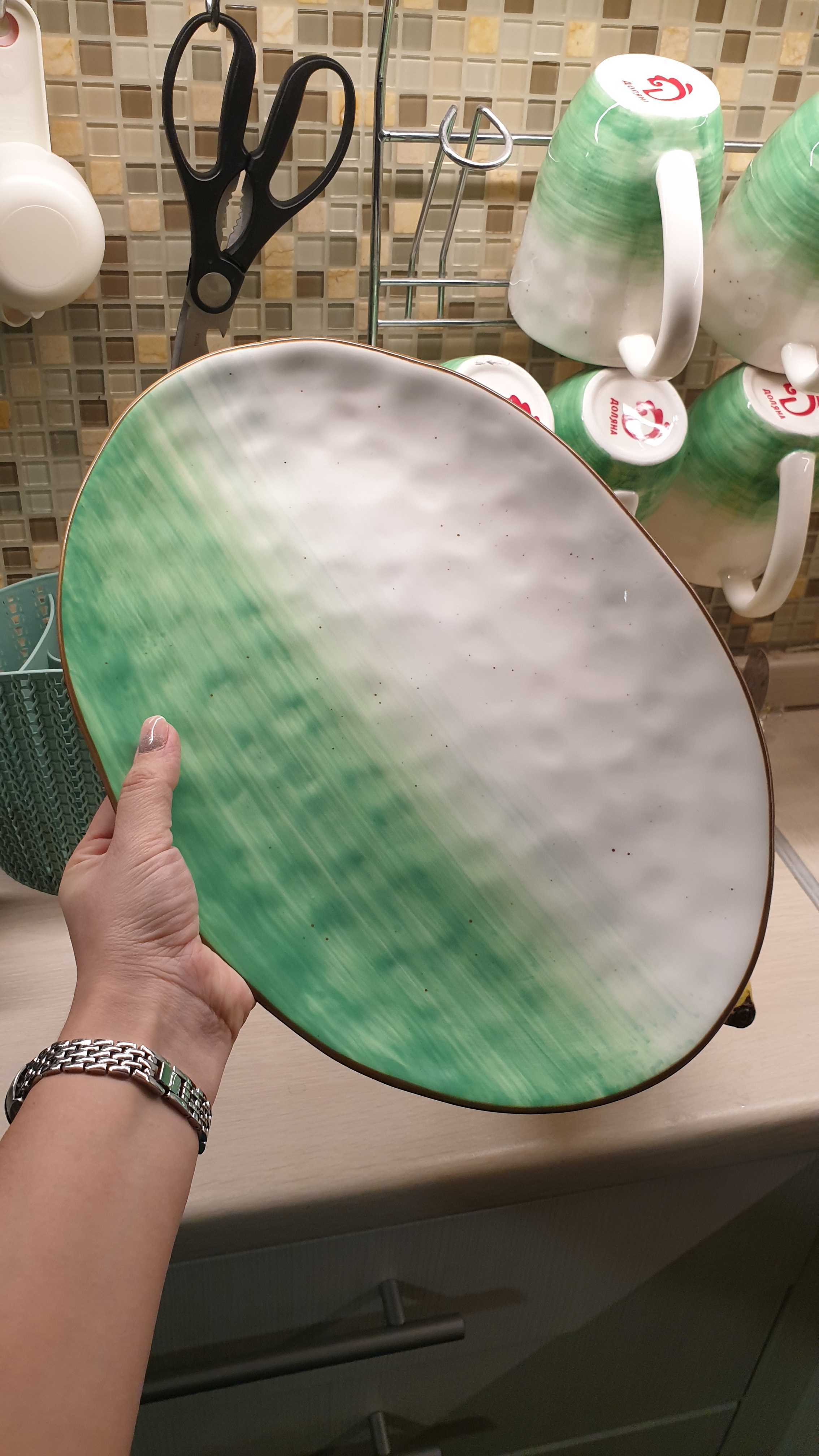 Фотография покупателя товара Блюдо фарфоровое Доляна «Космос», 31,5×22 см, цвет зелёный - Фото 9