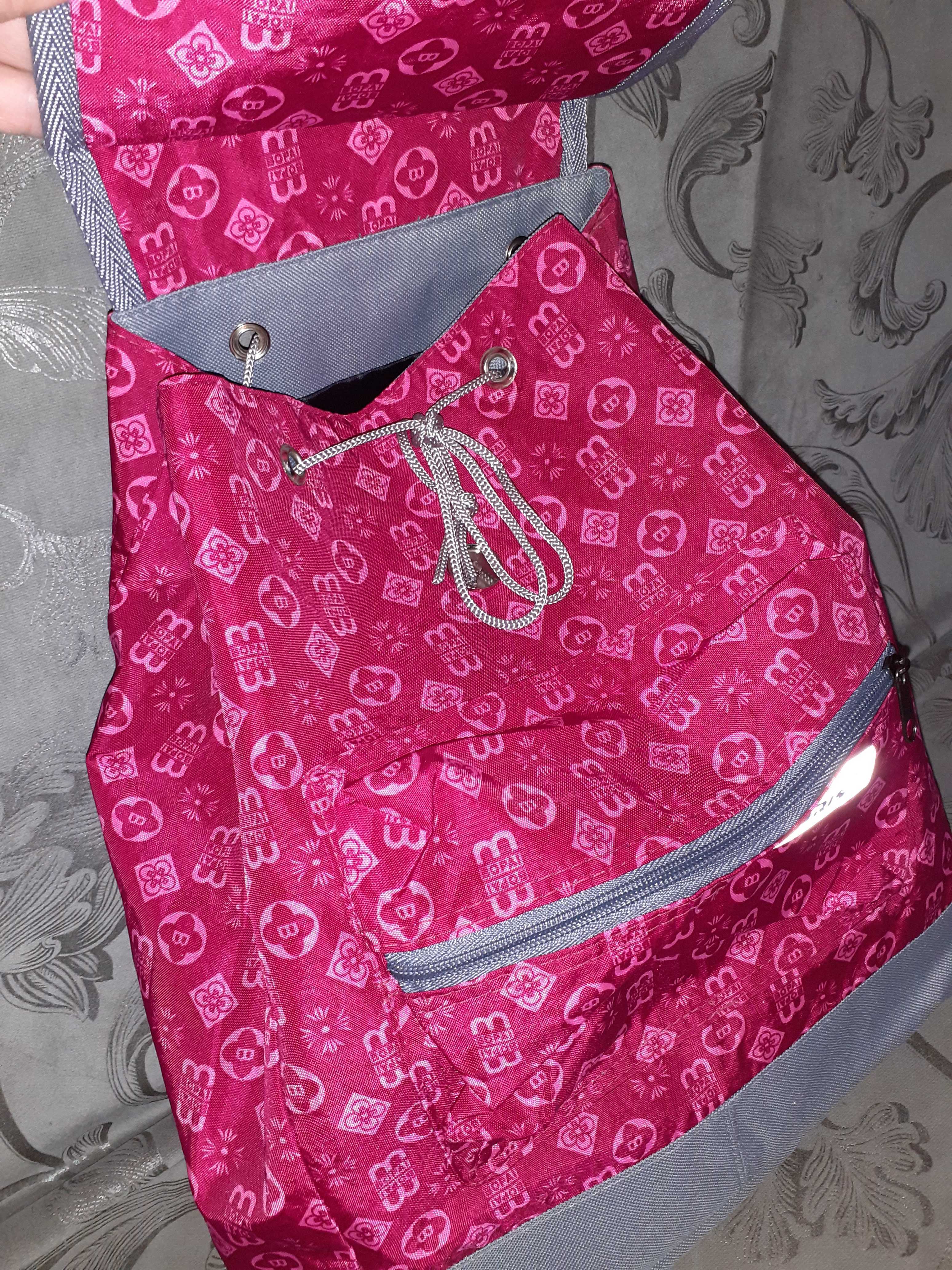 Фотография покупателя товара Рюкзак молодёжный, отдел на молнии, наружный карман, цвет розовый - Фото 4