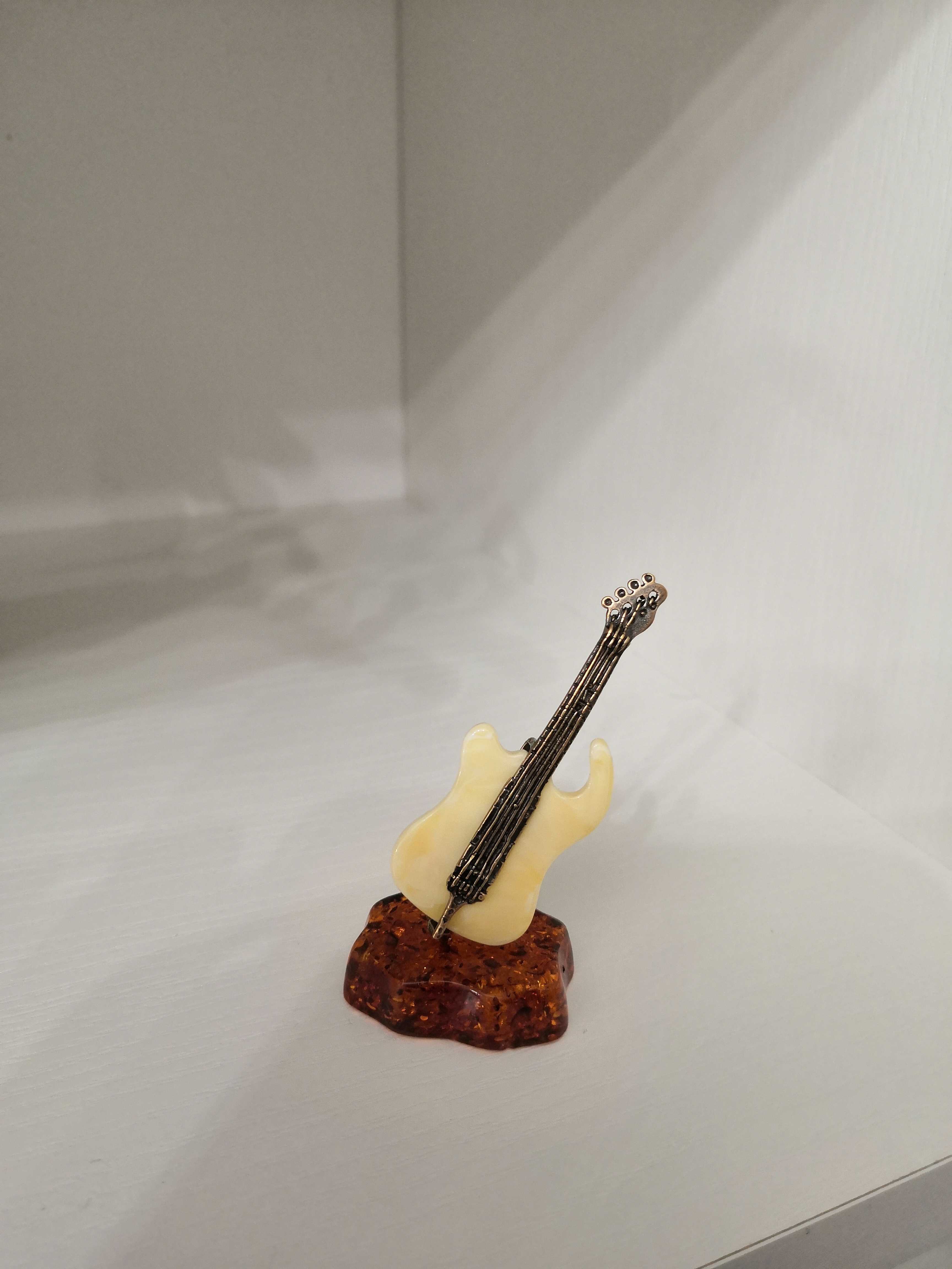 Фотография покупателя товара Сувенир из латуни и янтаря "Гитара"  МИКС - Фото 1
