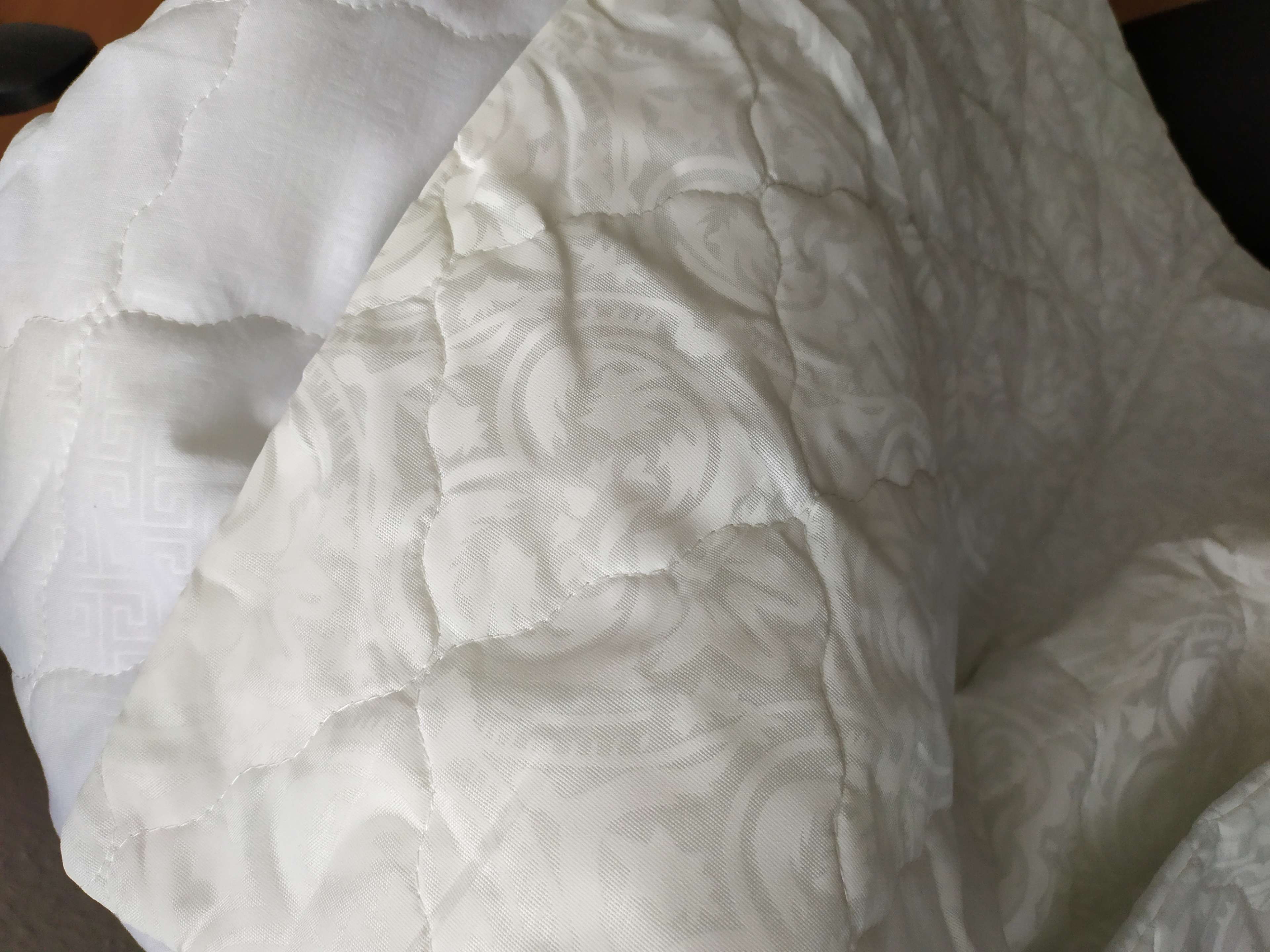 Фотография покупателя товара Чехол на подушку АТРА сменный стеганый на молнии 70х70см, 100% п/э, 100гр/м