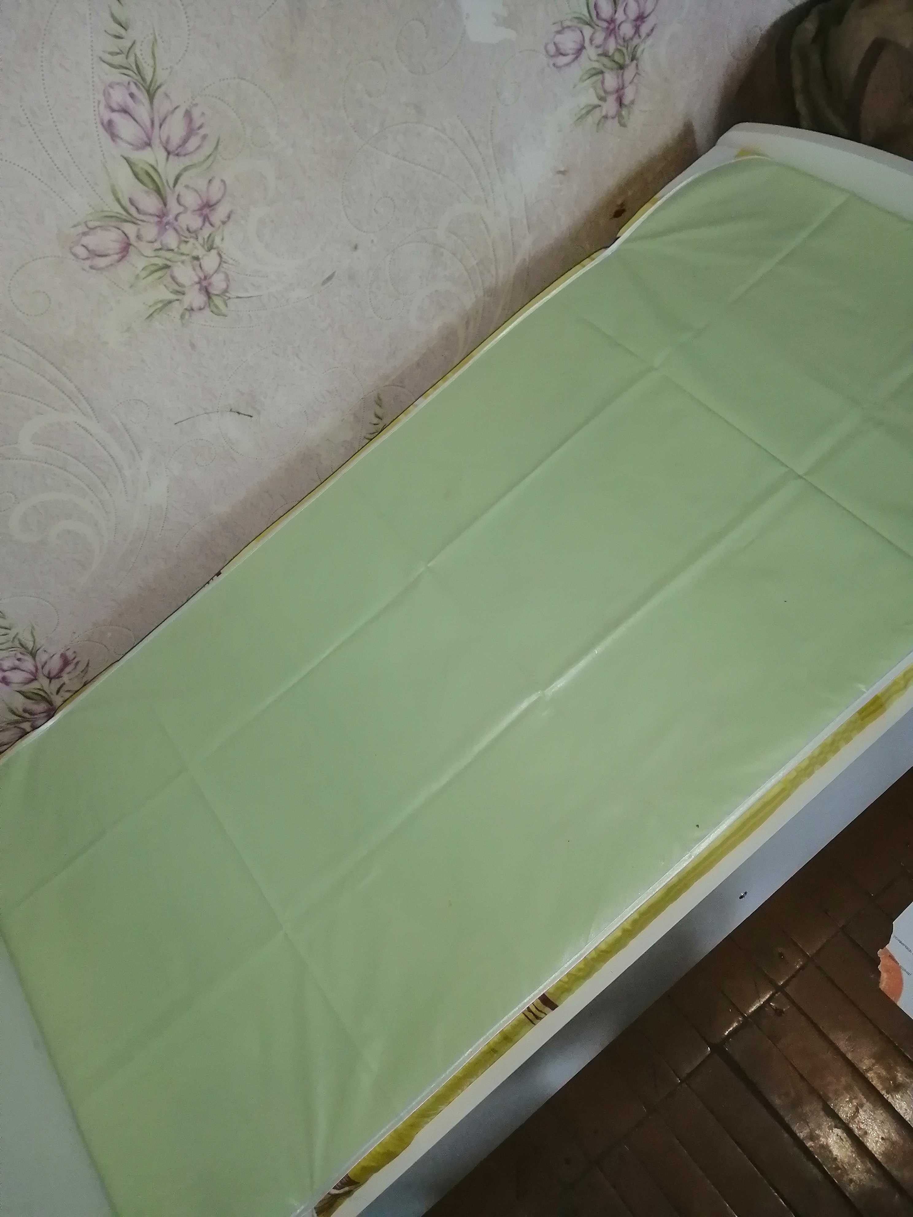 Фотография покупателя товара Наматрасник из клеёнки с ПВХ-покрытием, 60х120 см, в кроватку, цвета МИКС