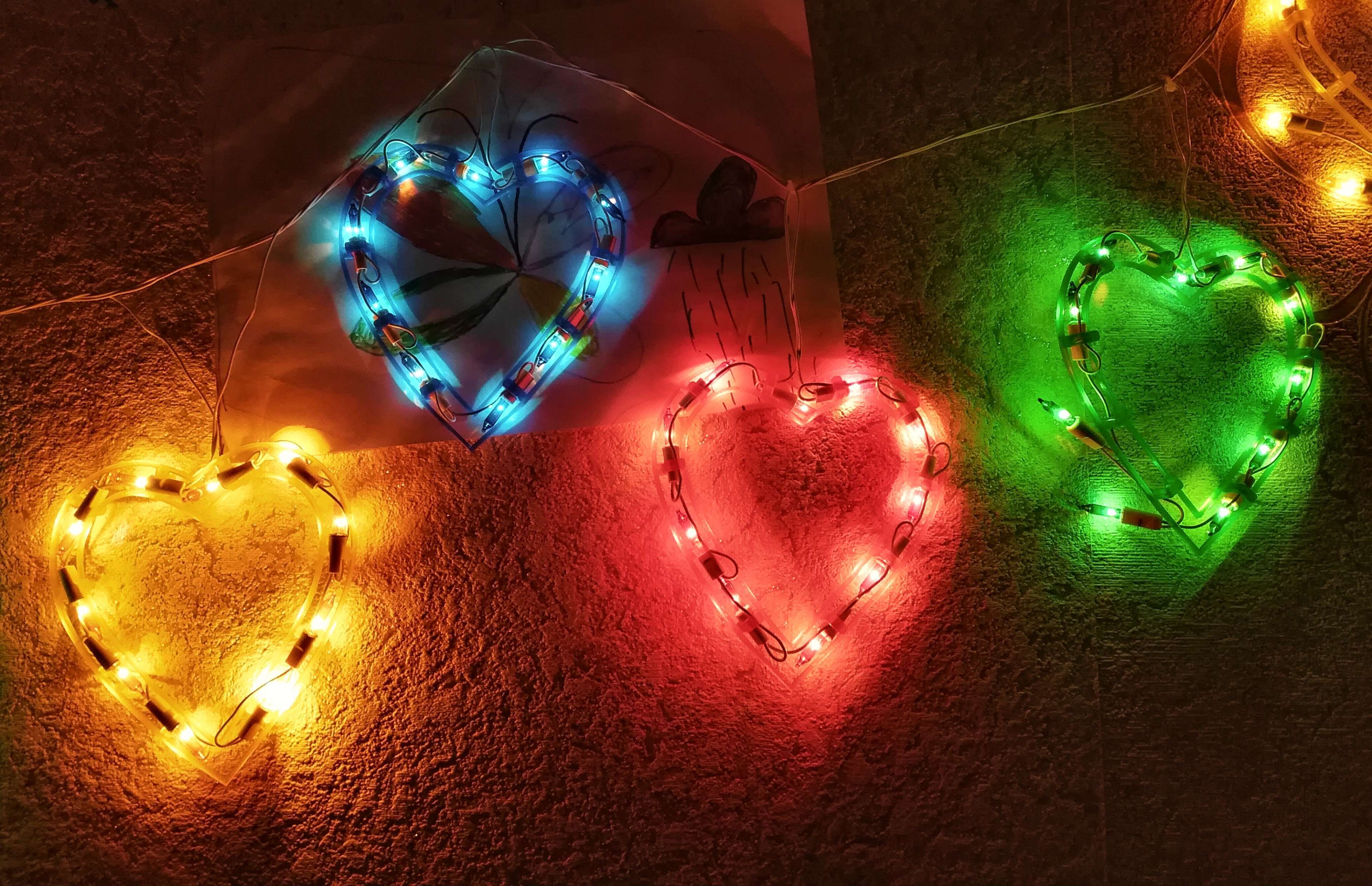 Фотография покупателя товара Гирлянда "Бахрома" 2.3 х 0.25 м с насадками "Сердечки", IP20, белая нить, 120 ламп, свечение мульти, 8 режимов, 220 В - Фото 3