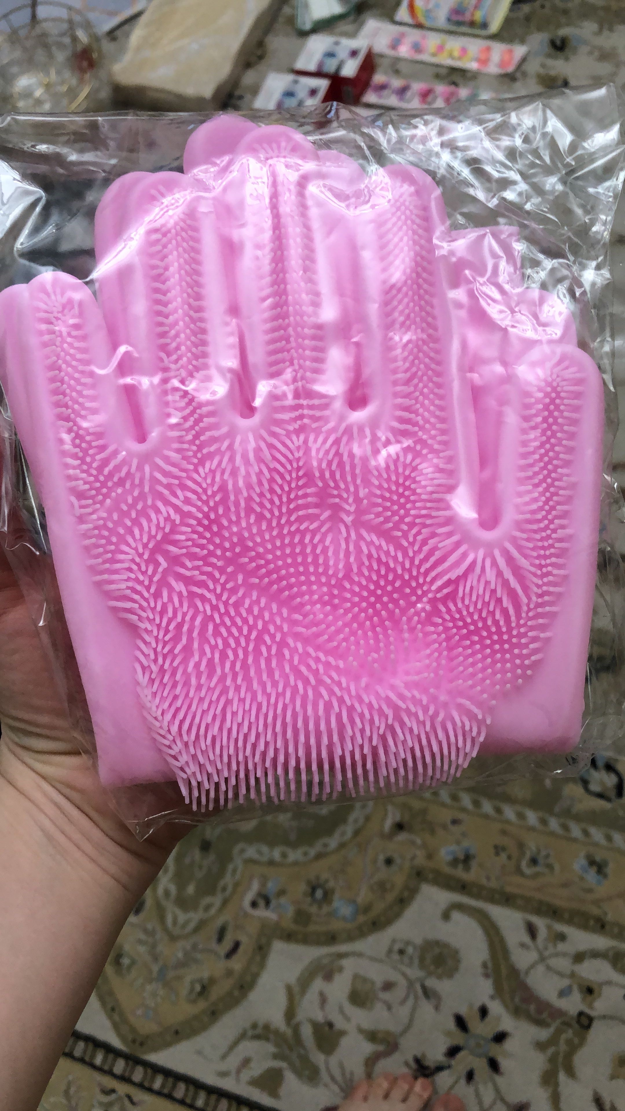 Фотография покупателя товара Перчатки хозяйственные для мытья посуды и уборки дома, размер L, 170 гр, цена за пару, цвет МИКС - Фото 3